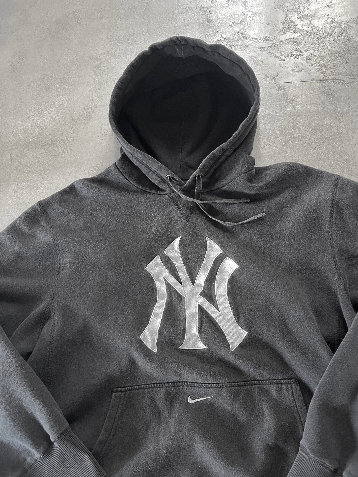 BLACK YANKEES NIKE HOODIE - 2000S - L