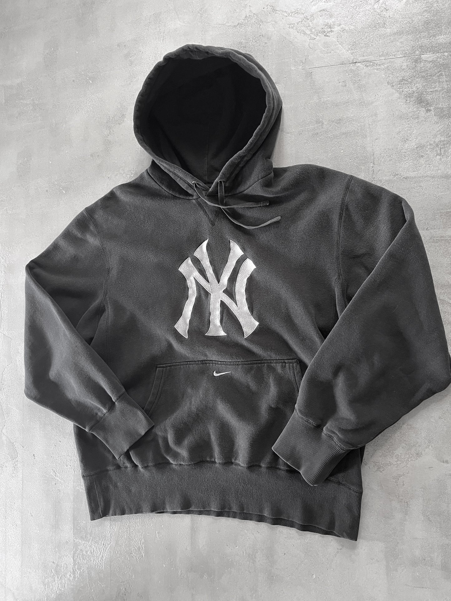 BLACK YANKEES NIKE HOODIE - 2000S - L