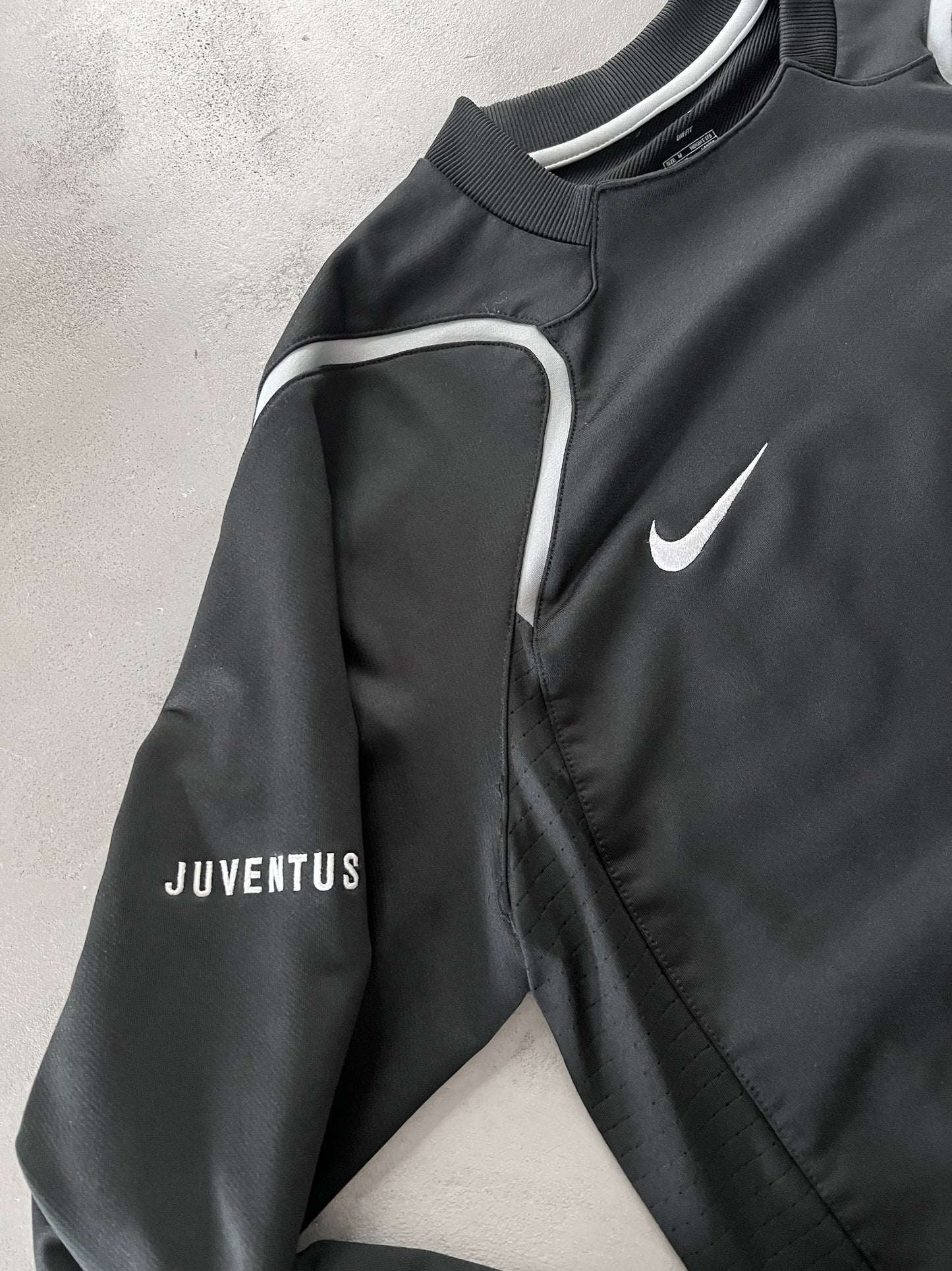 BLACK JUVENTUS TURIN NIKE SWEATER - 2000S - M
