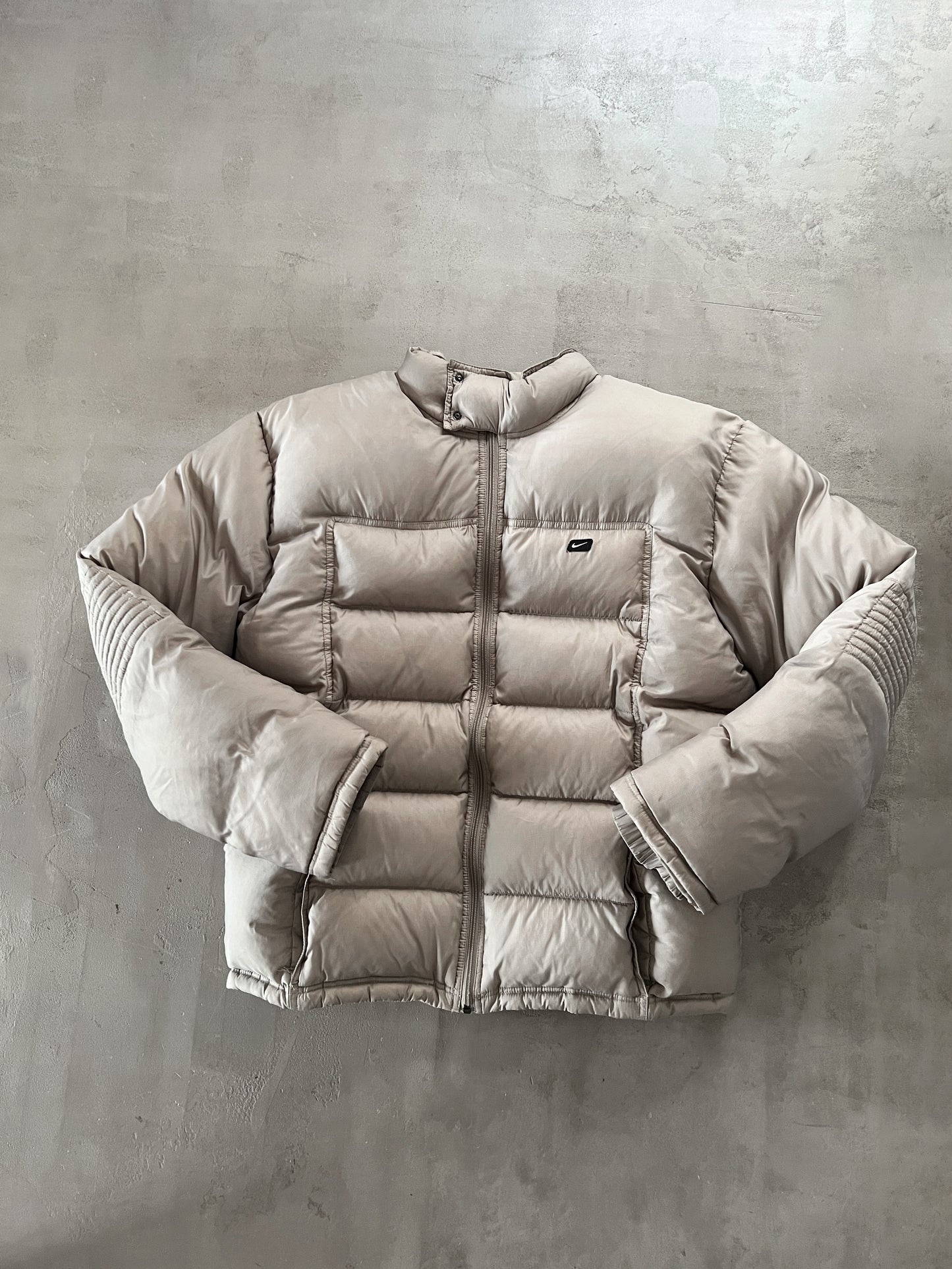 BEIGE NIKE PUFFER JACKET - 2000S - L/M