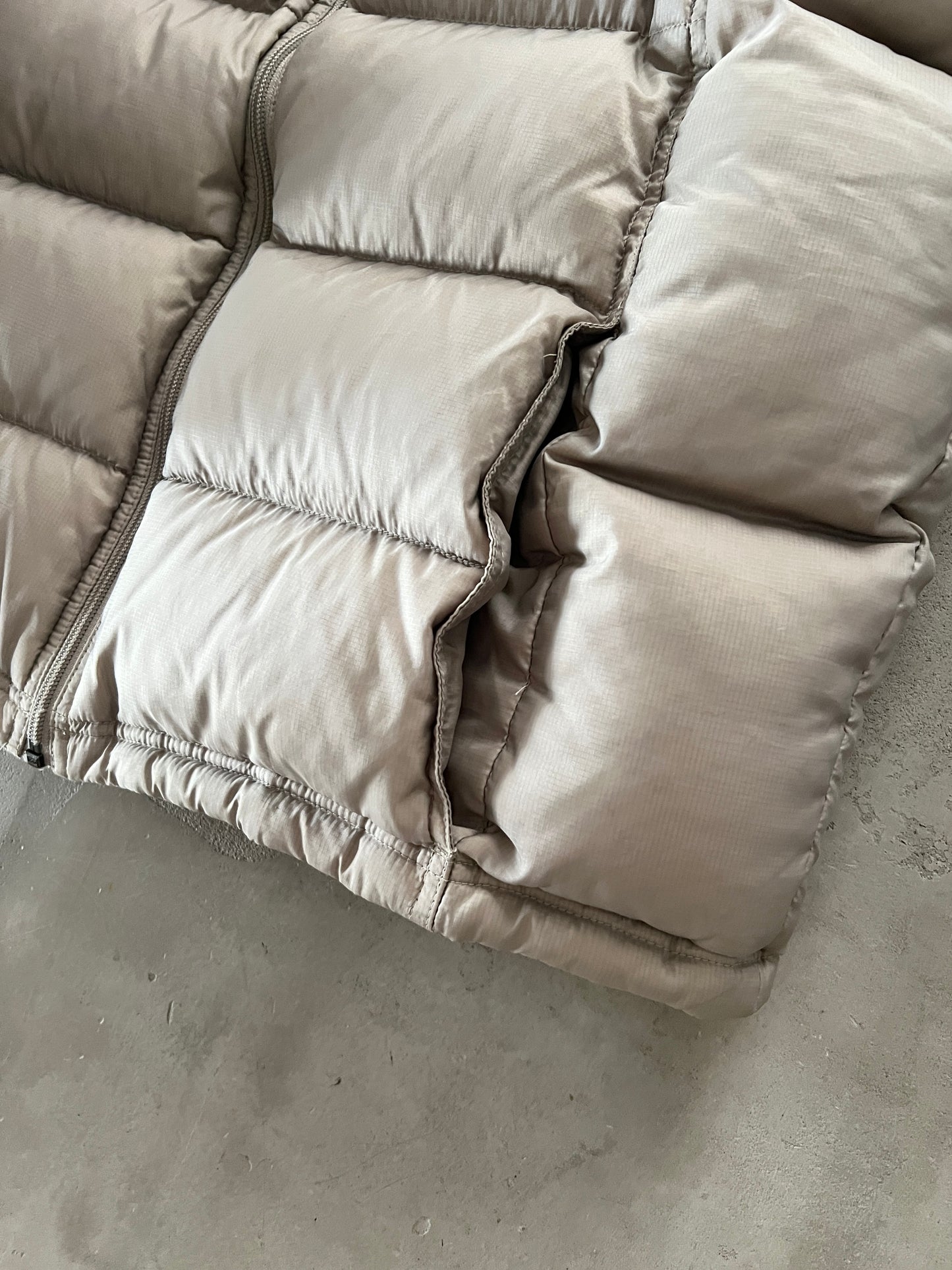 BEIGE NIKE PUFFER JACKET - 2000S - L/M