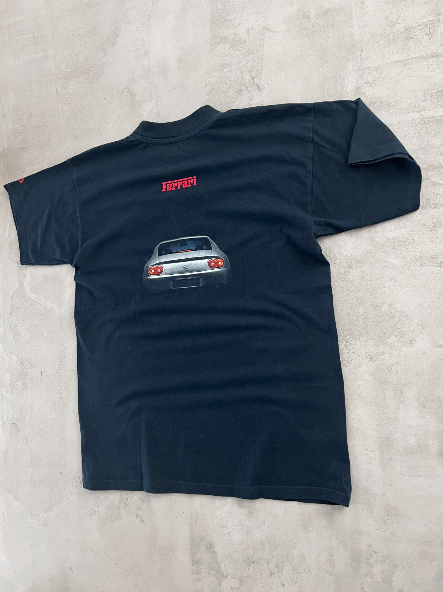 NAVY FERRARI 550 MARANELLO TEE - 1990S - L