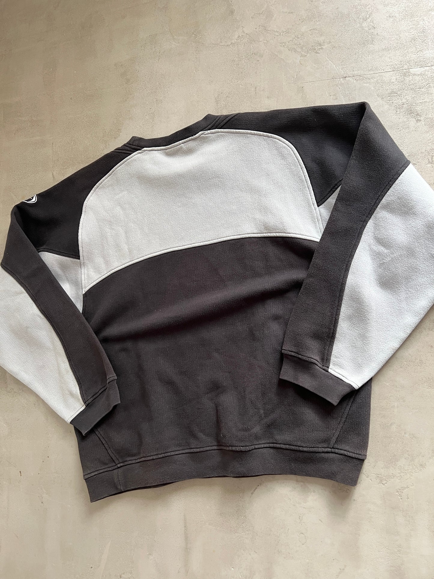 FADED BLACK MANCHESTER UNITED NIKE SWEATER - 2000S - L