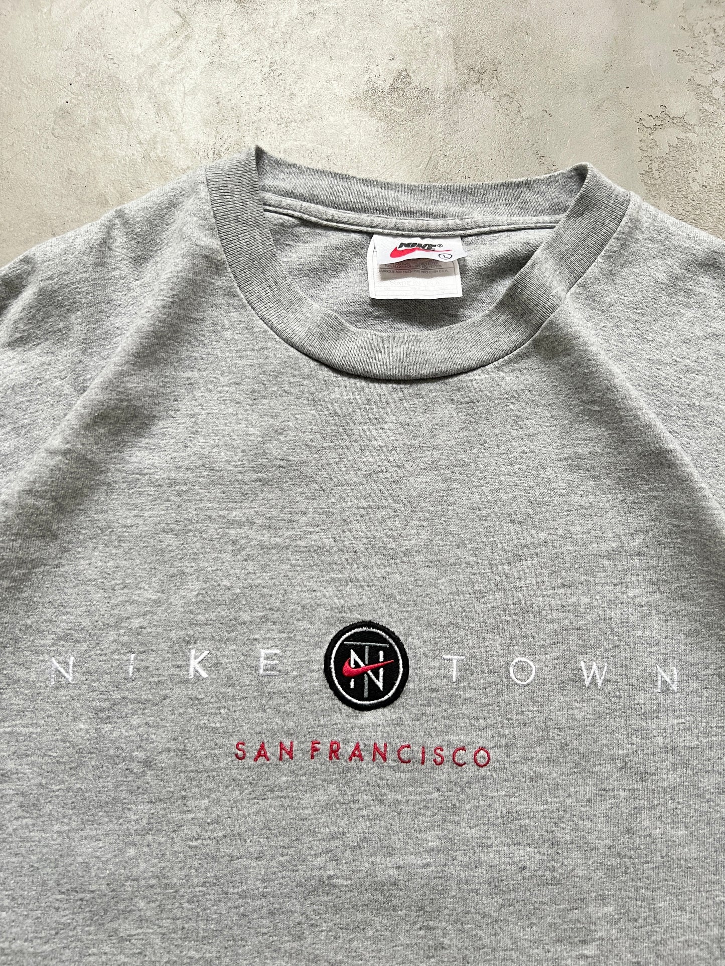 GREY NIKE TOWN TEE - 1990S - XL