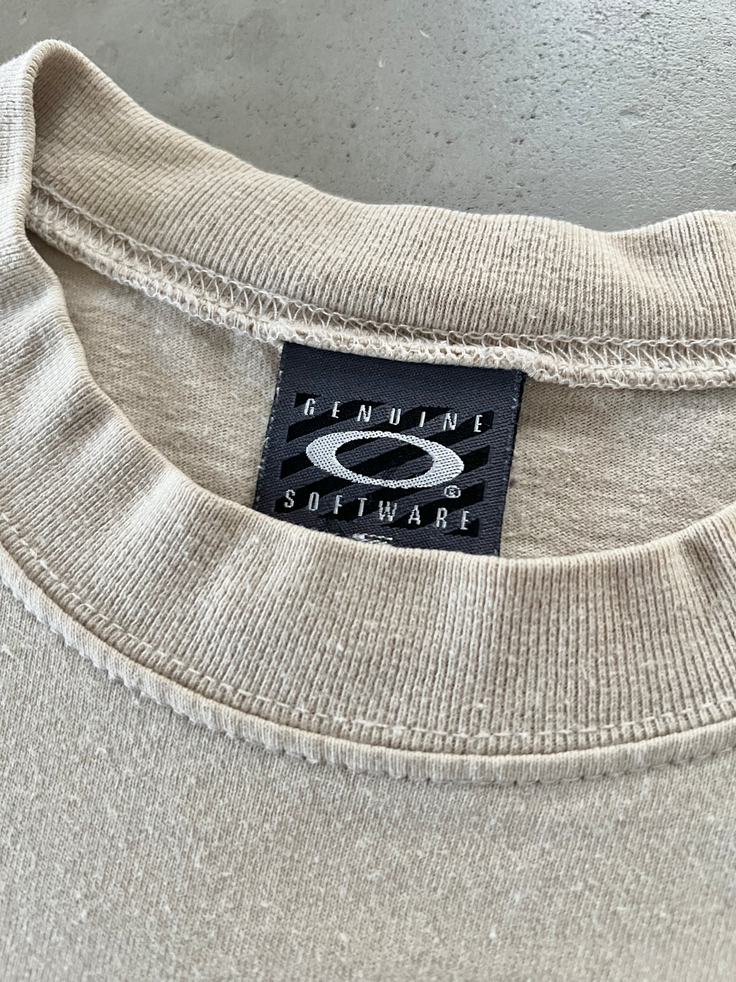 CREME OAKLEY SOFTWARE TEE - 1990S - L