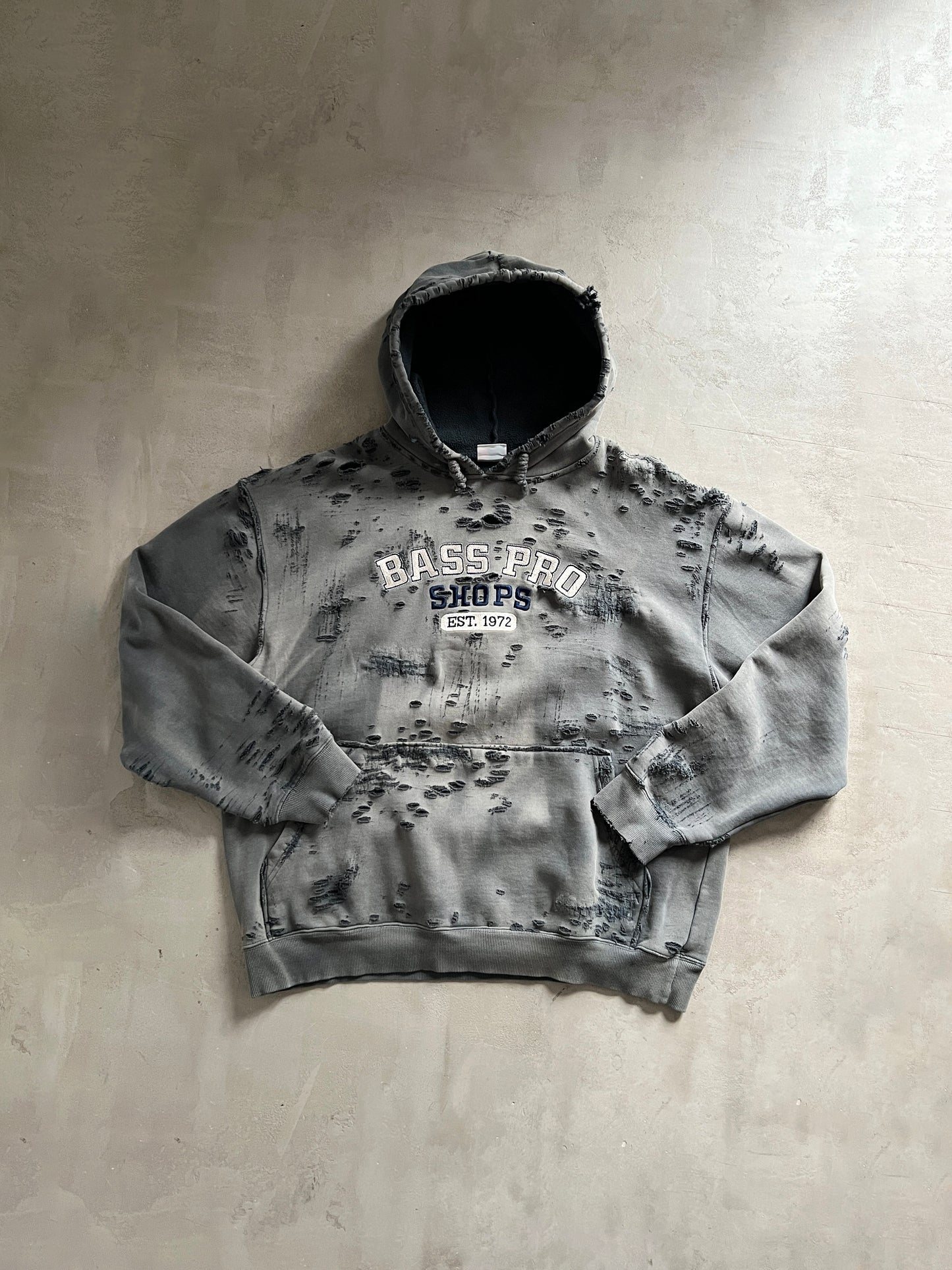 FADED DISTRESSED BASS PRO HOODIE - 1990S - L/XL