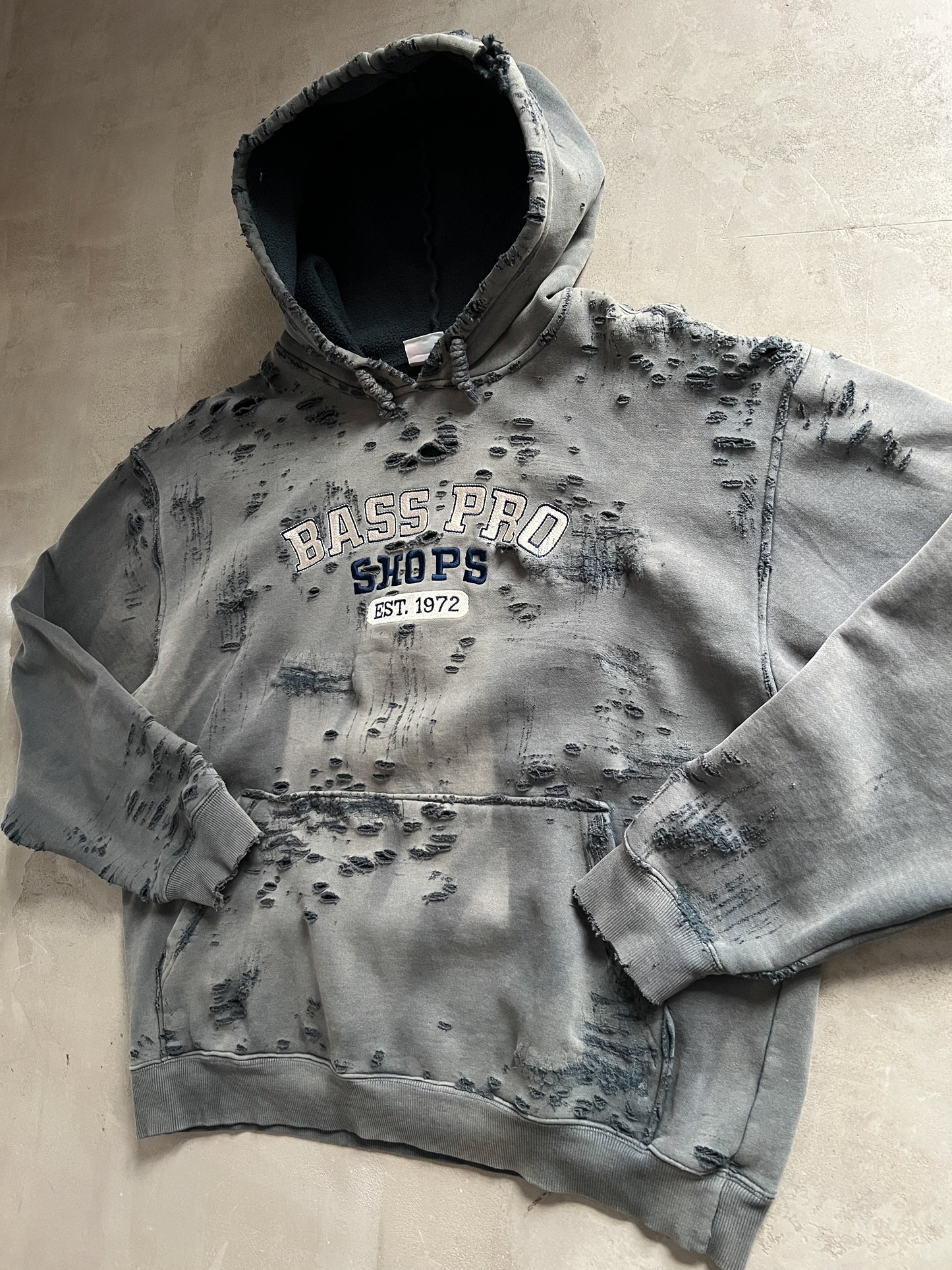 FADED DISTRESSED BASS PRO HOODIE - 1990S - L/XL