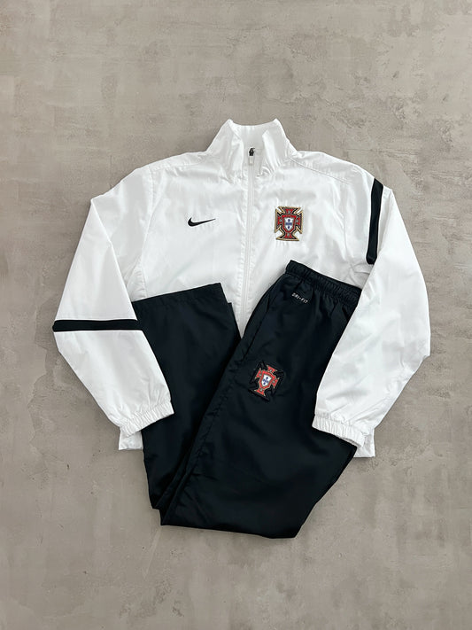 WHITE/BLACK PORTUGAL NIKE TRACKSUIT - 2000S - M/L