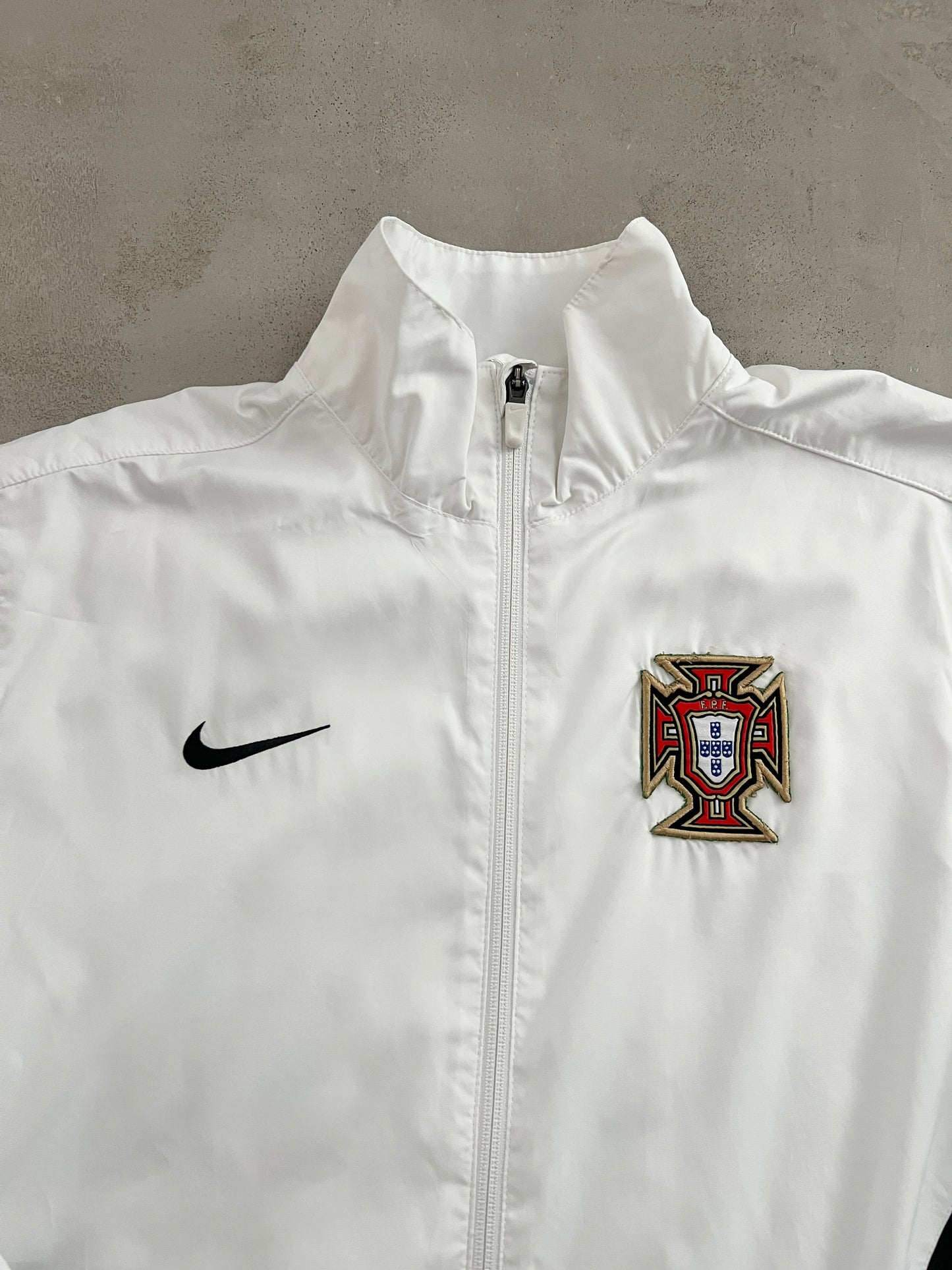WHITE/BLACK PORTUGAL NIKE TRACKSUIT - 2000S - M/L