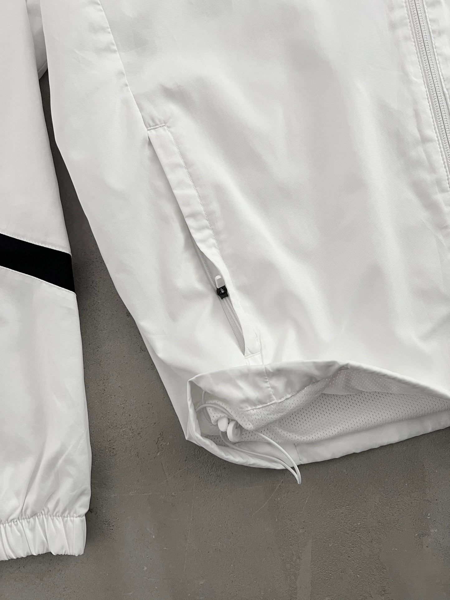 WHITE/BLACK PORTUGAL NIKE TRACKSUIT - 2000S - M/L