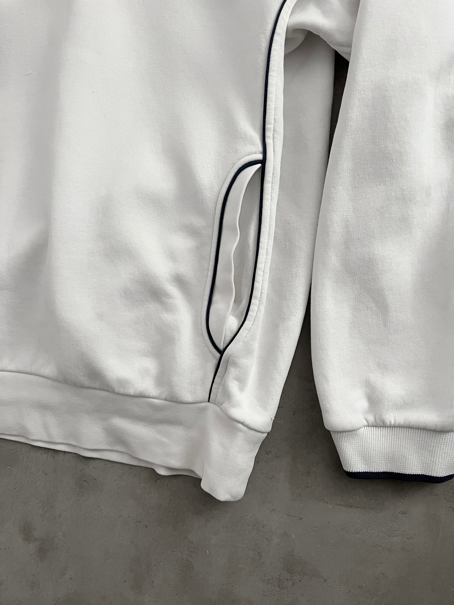 WHITE/NAVY NIKE HOODIE - 2000S - L