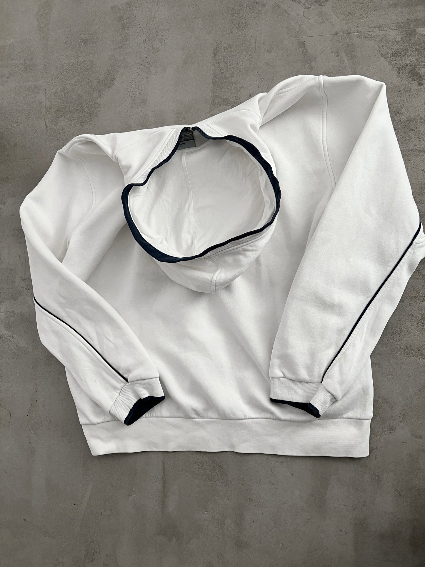 WHITE/NAVY NIKE HOODIE - 2000S - L