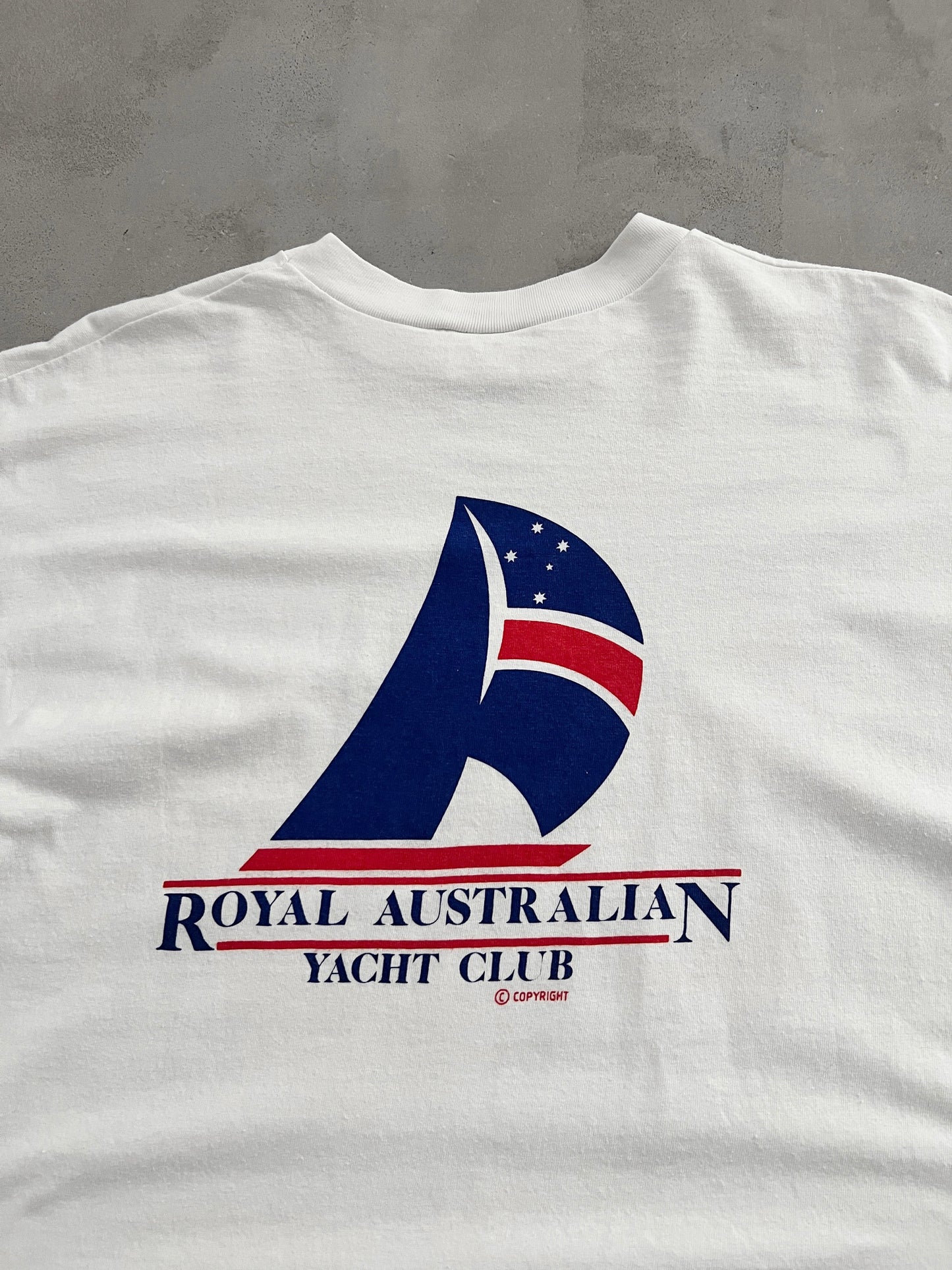 WHITE YACHT CLUB TEE - 1990S - XL/L