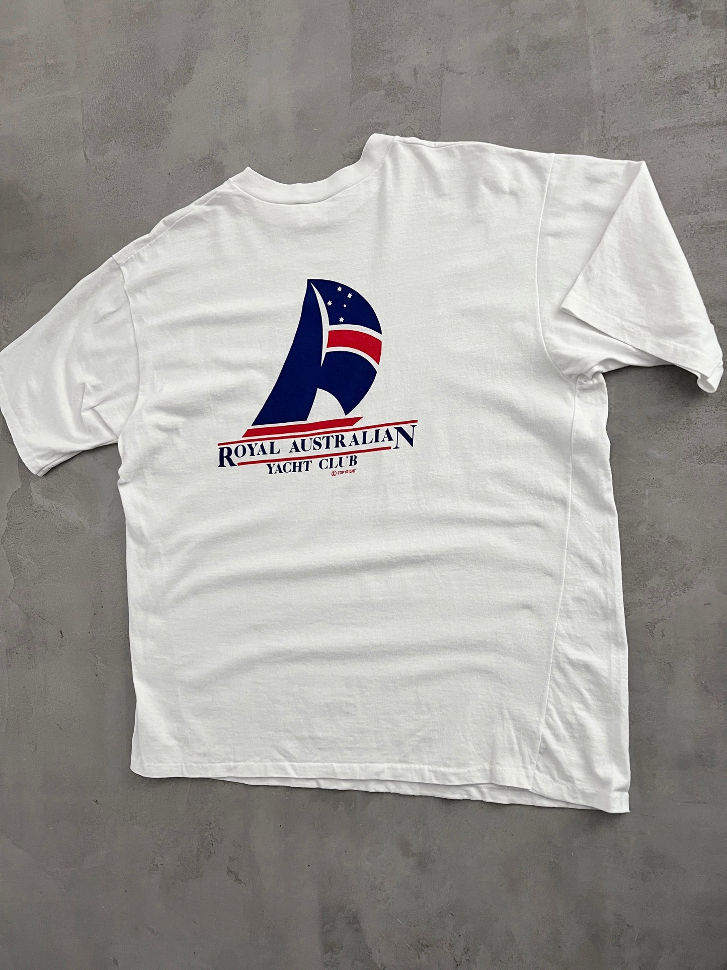 WHITE YACHT CLUB TEE - 1990S - XL/L