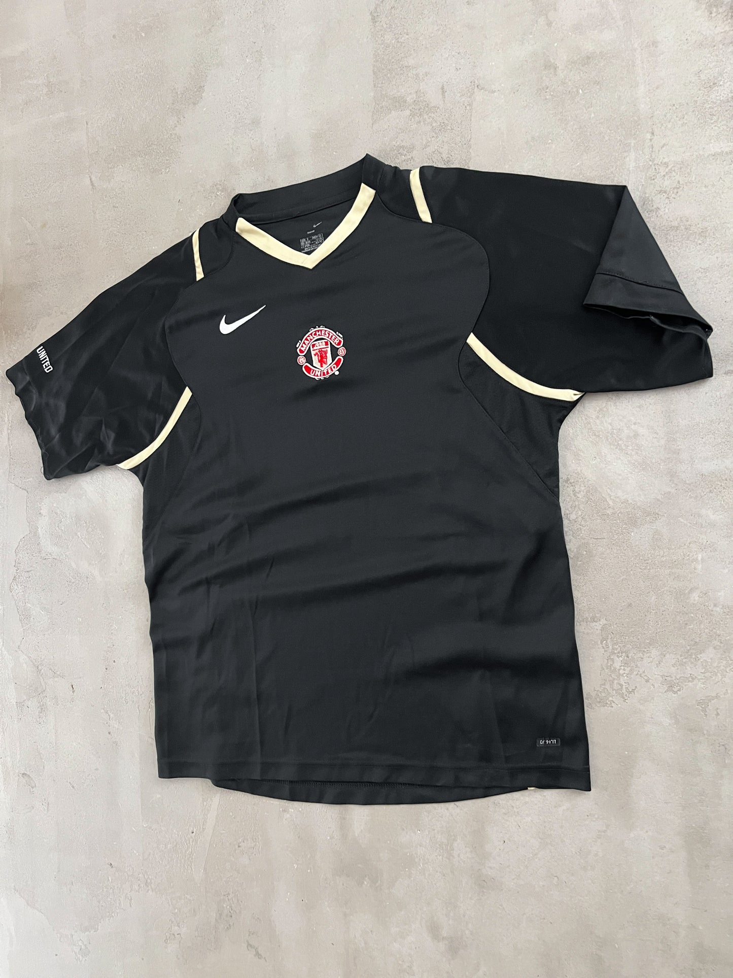 BLACK MANCHESTER UNITED NIKE JERSEY - 2000S - S