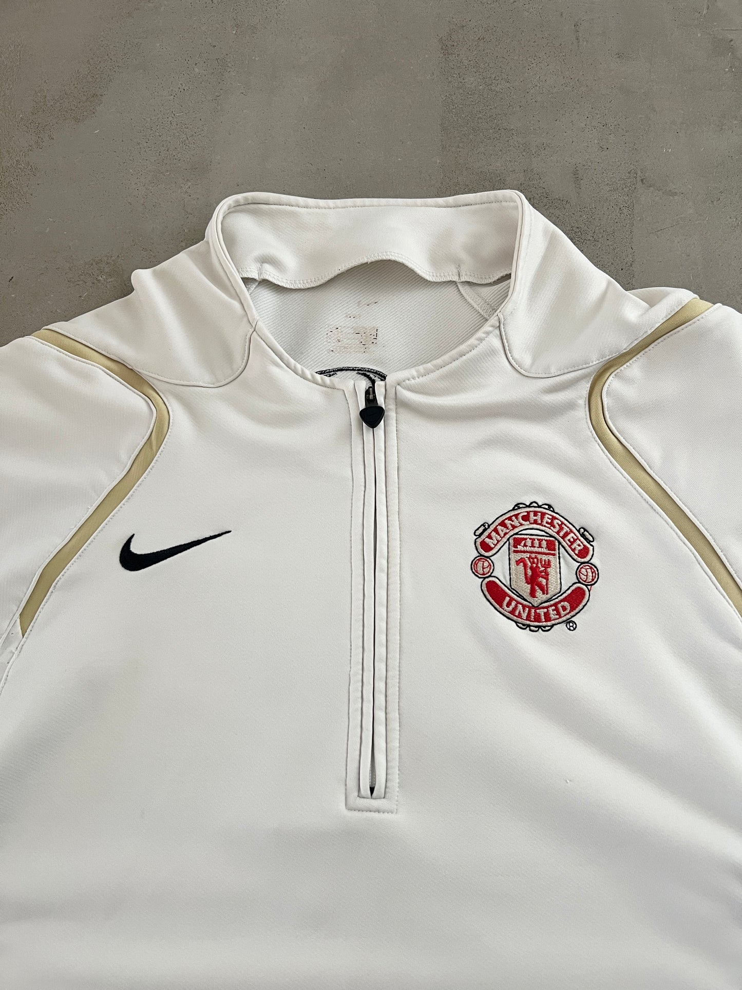 WHITE MANCHESTER UNITED NIKE HALFZIP - 2000S - M