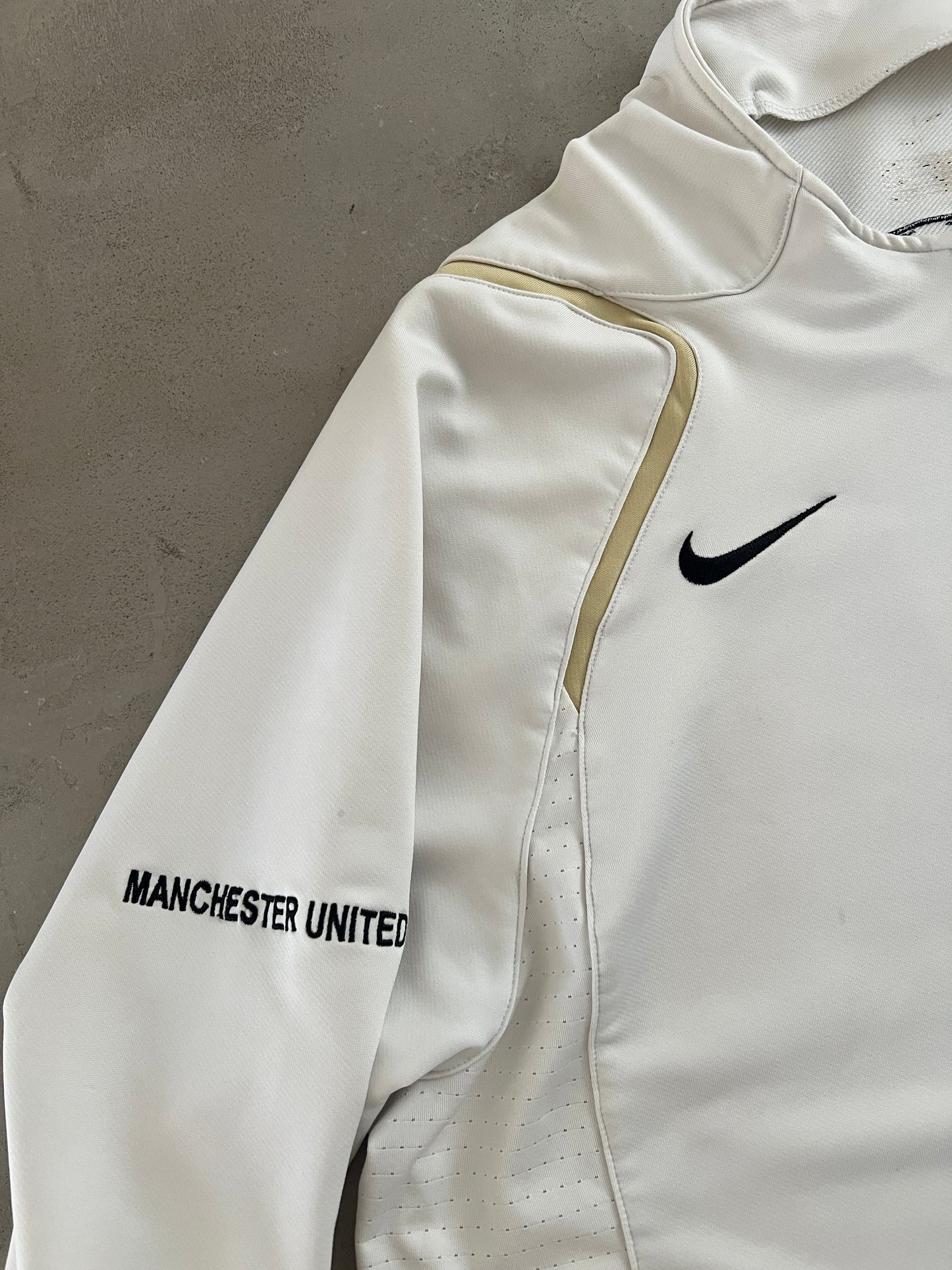 WHITE MANCHESTER UNITED NIKE HALFZIP - 2000S - M