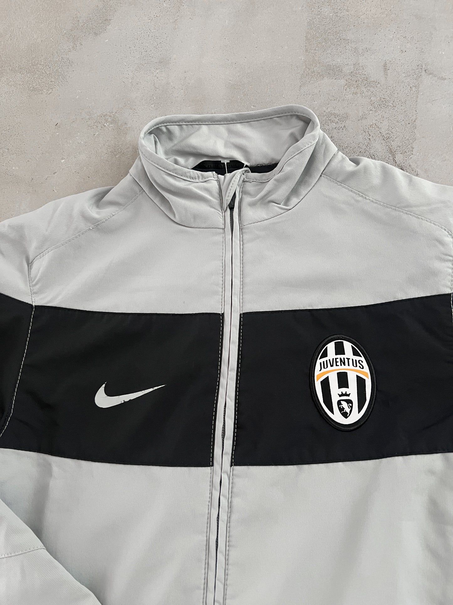 GREY FC JUVENTUS NIKE JACKET - 2000S - S