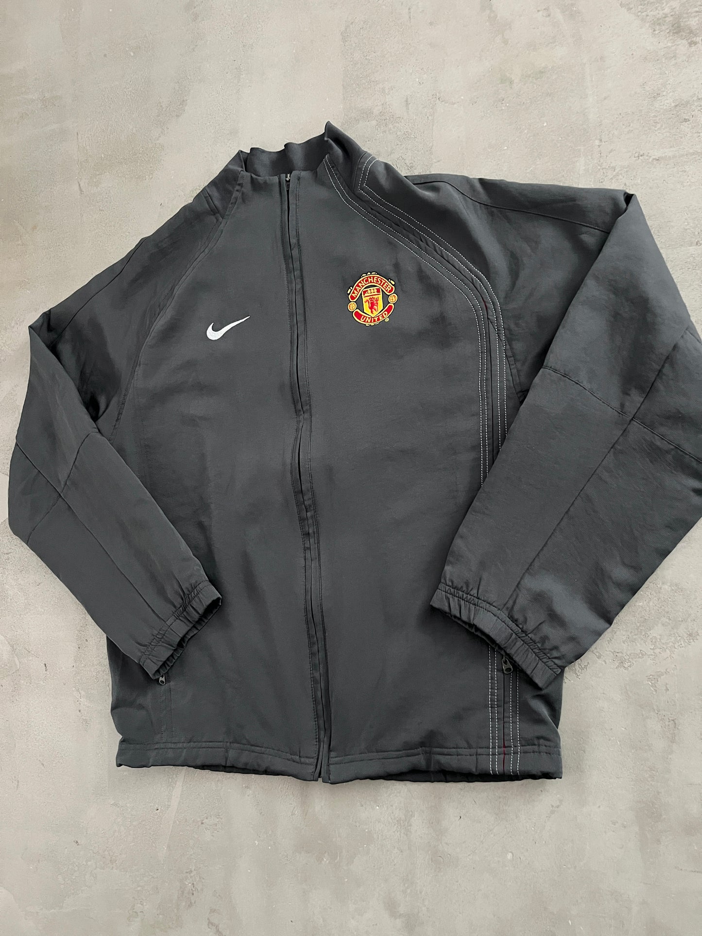 GREY MANCHESTER UNITED NIKE JACKET - 2000S - S/M