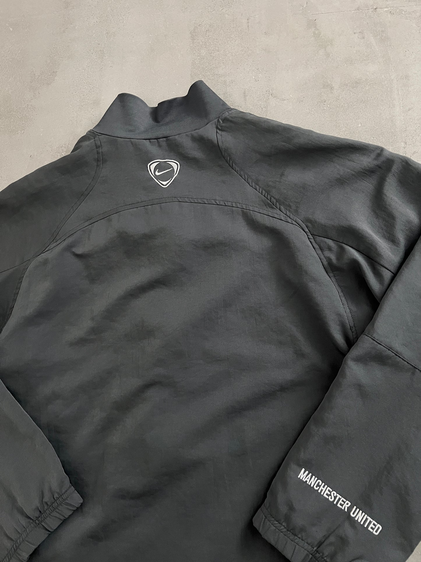 GREY MANCHESTER UNITED NIKE JACKET - 2000S - S/M