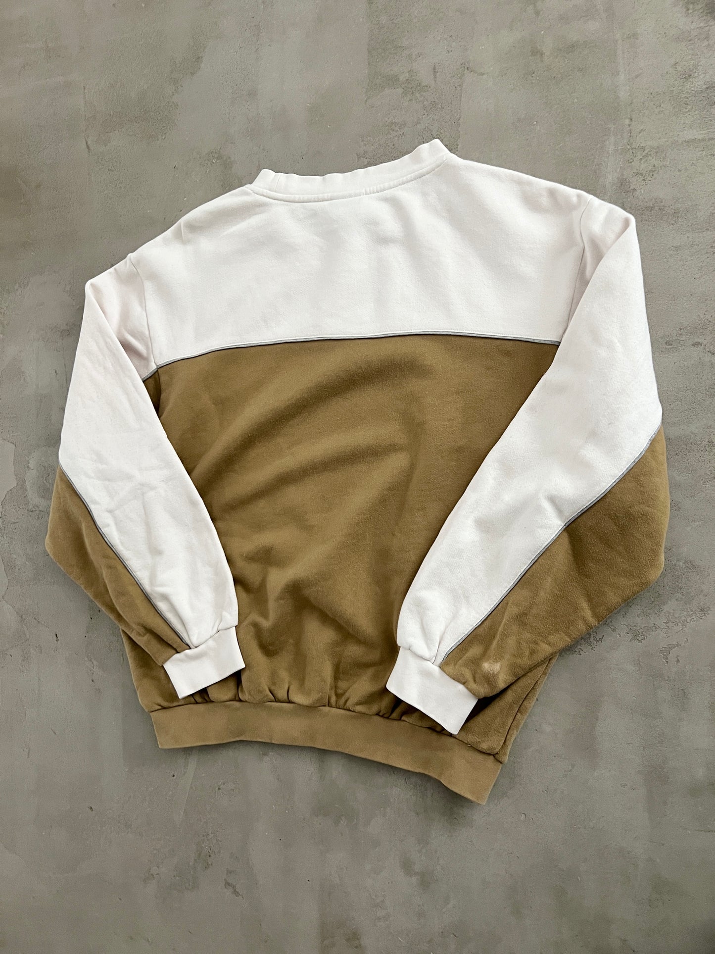 BEIGE/WHITE NIKE SWEATER - 2000S - M