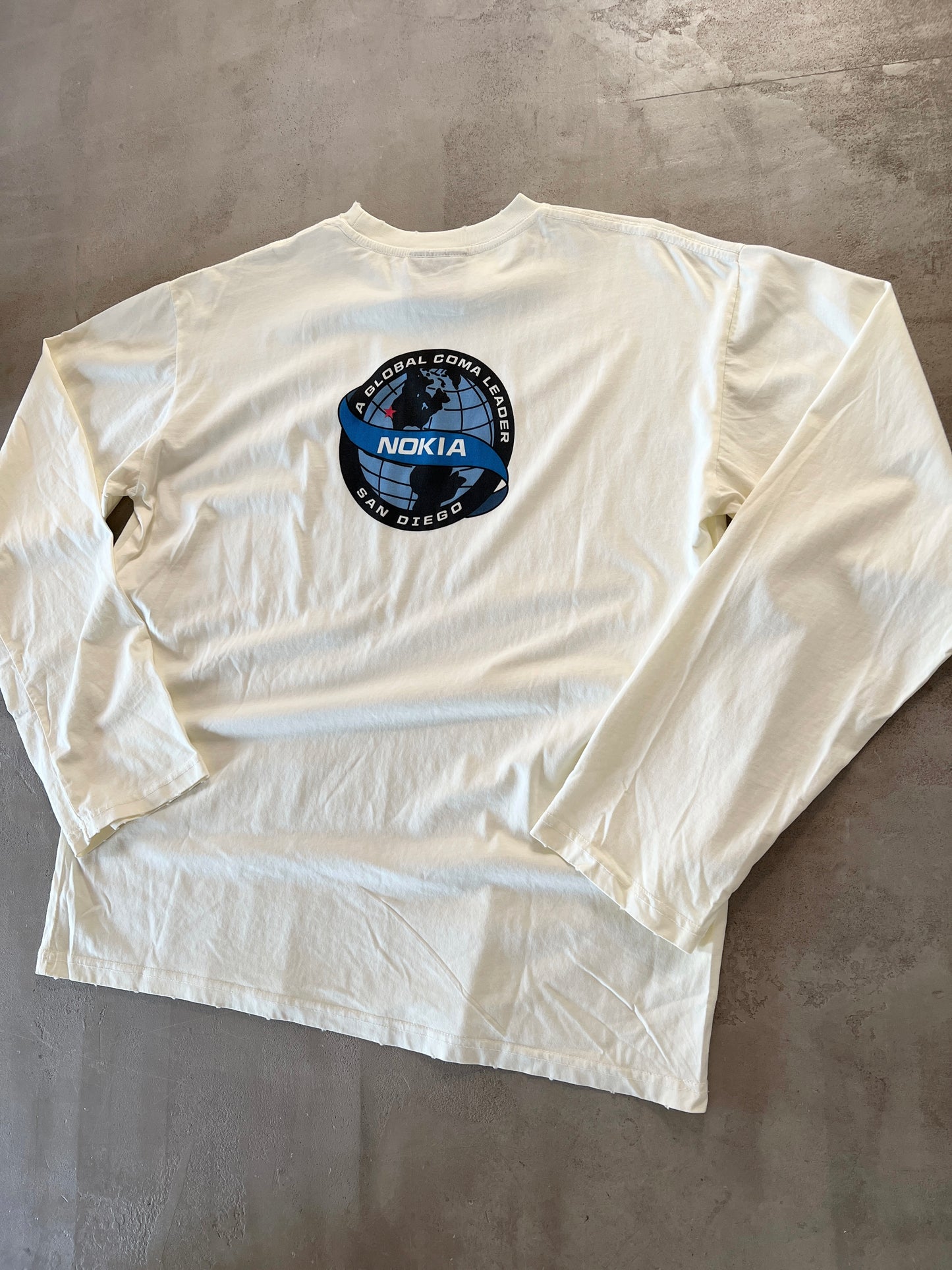 CREME NOKIA LONGSLEEVE - 2000S - L