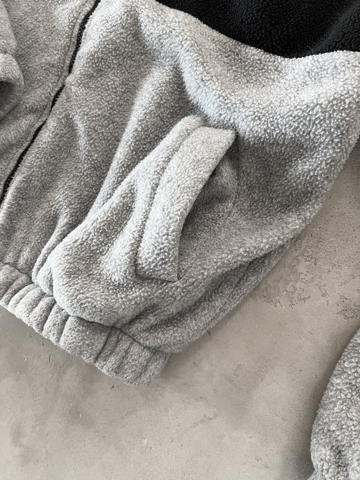 GREY/BLACK BMW FLEECE JACKET - 2000S - L