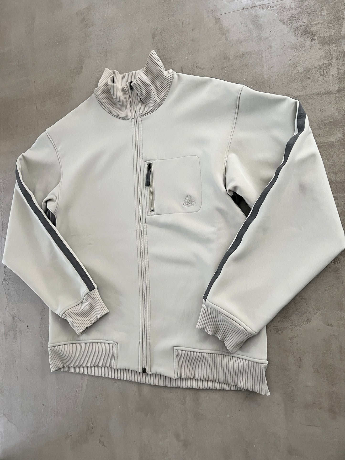 CREME NIKE ACG JACKET - 2000S - L/XL