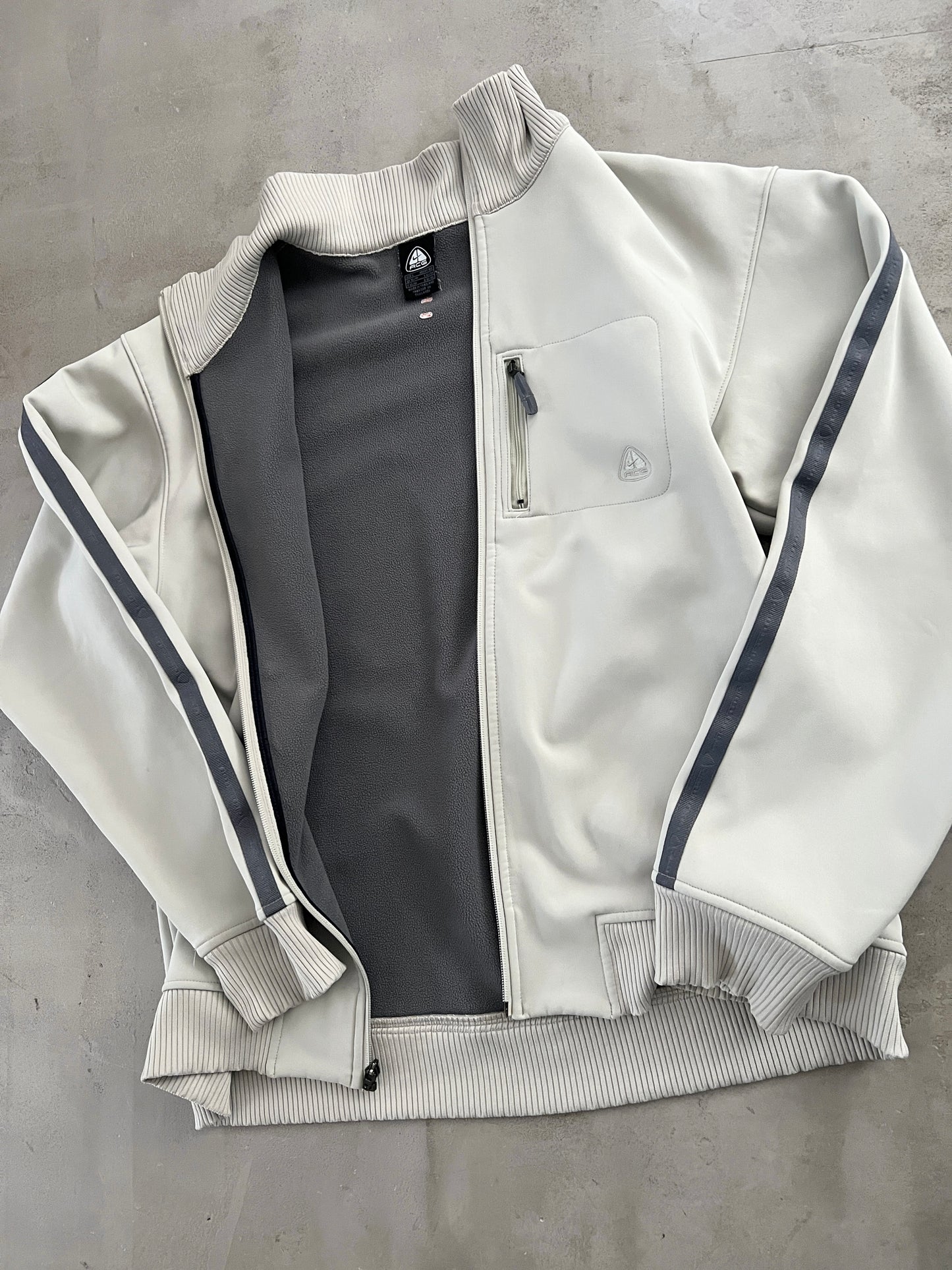 CREME NIKE ACG JACKET - 2000S - L/XL