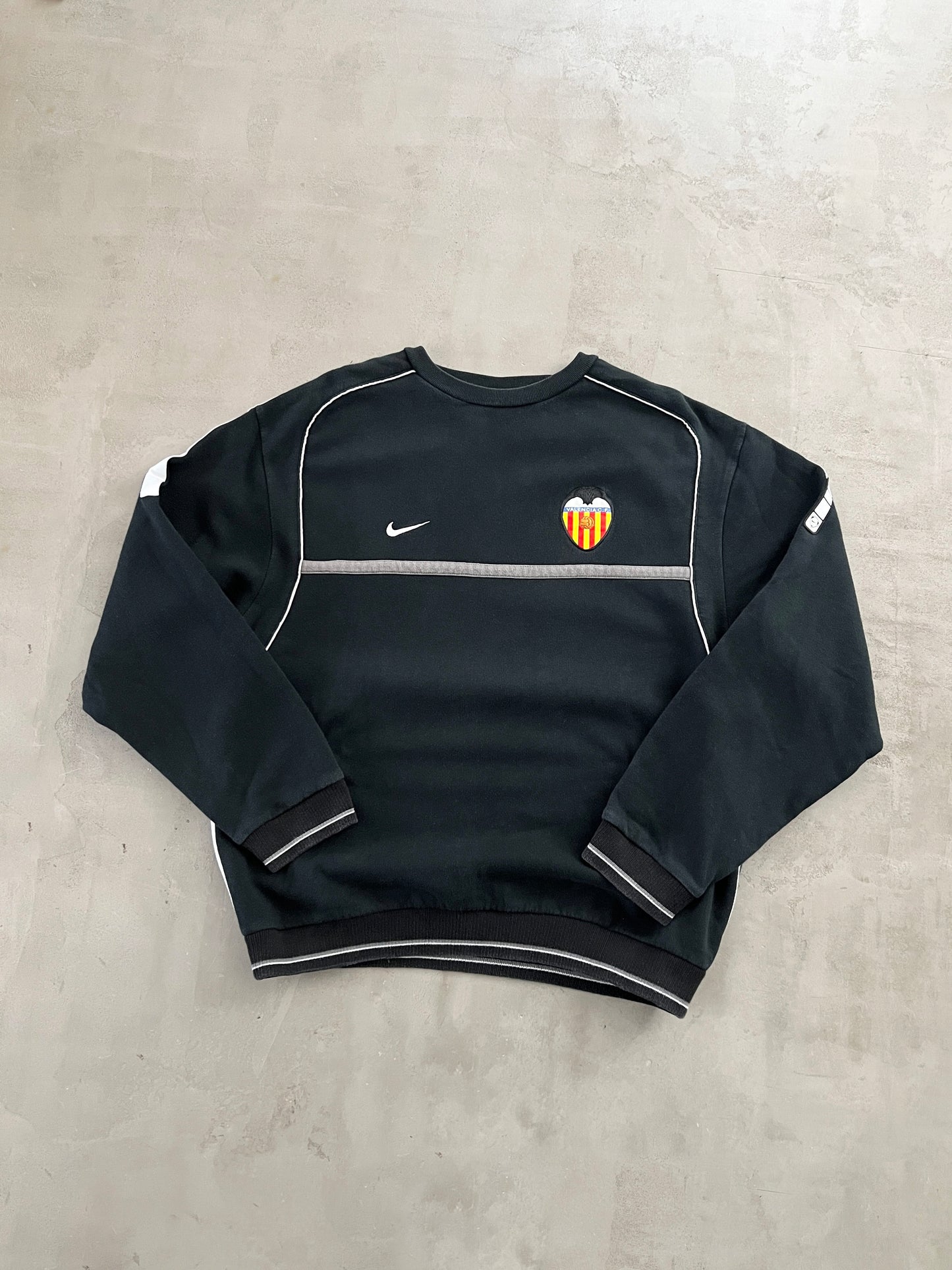 BLACK VALENCIA NIKE SWEATER - 2000S - L