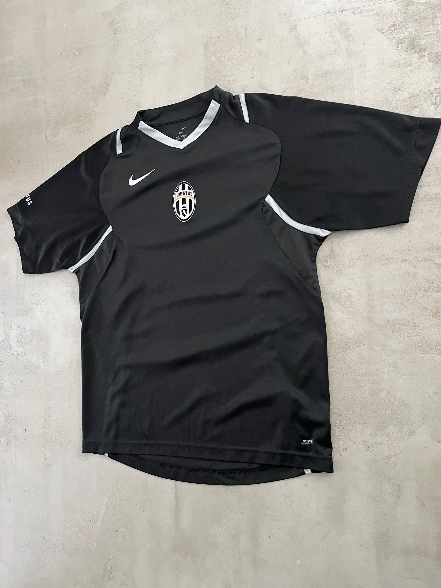 BLACK JUVENTUS TURIN NIKE TEE - 2000S - M