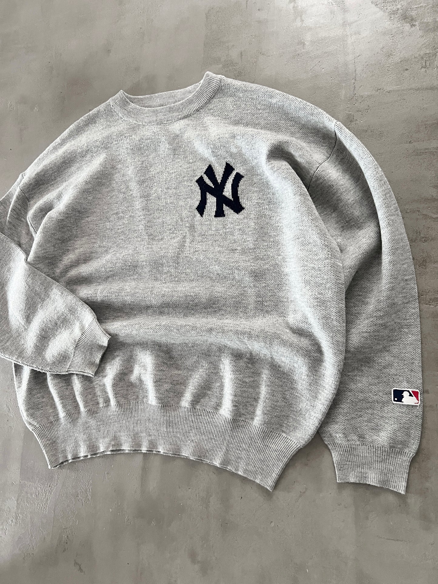 GREY YANKEES KNIT SWEATER - 1990S - XL/L