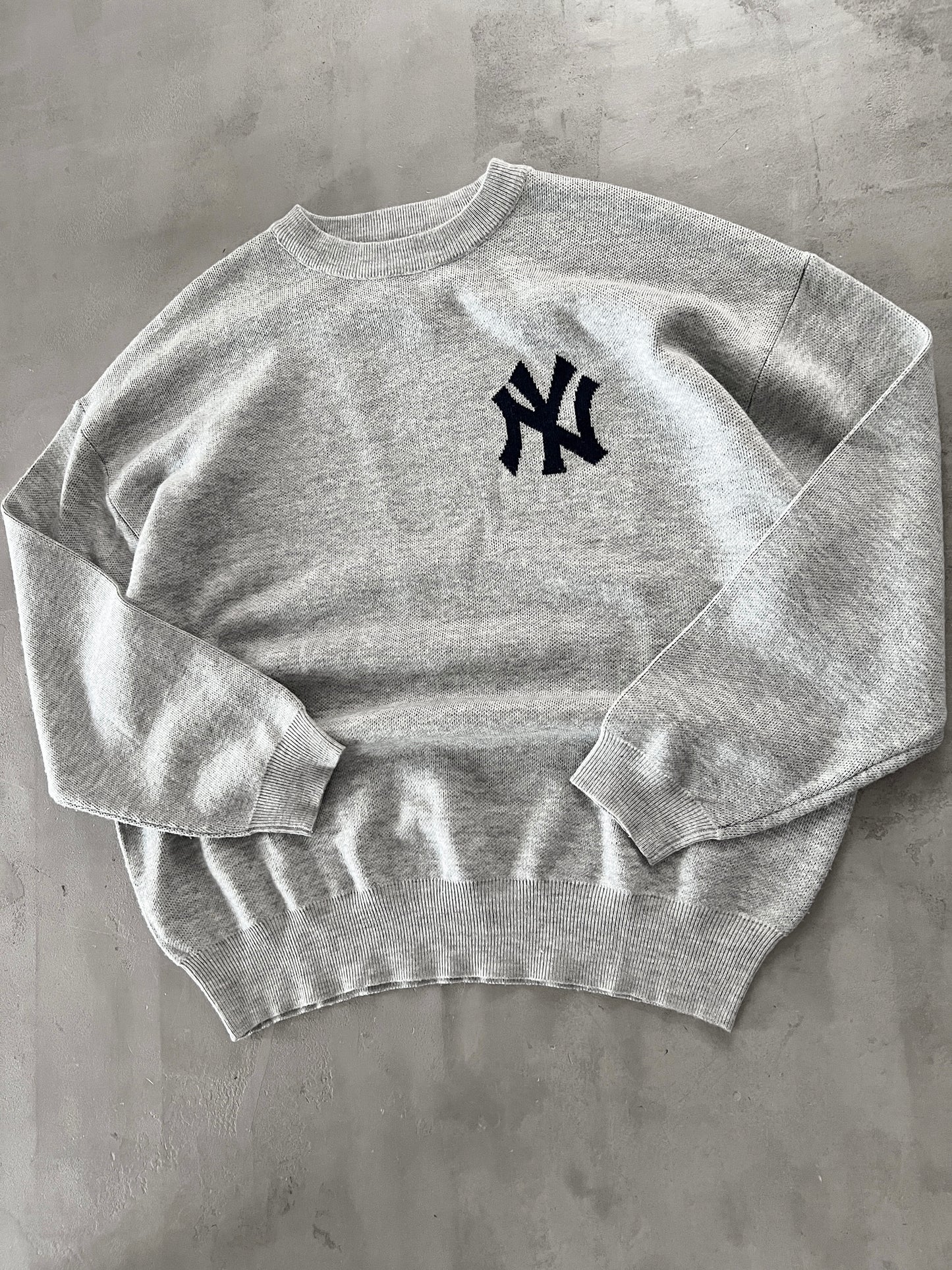 GREY YANKEES KNIT SWEATER - 1990S - XL/L