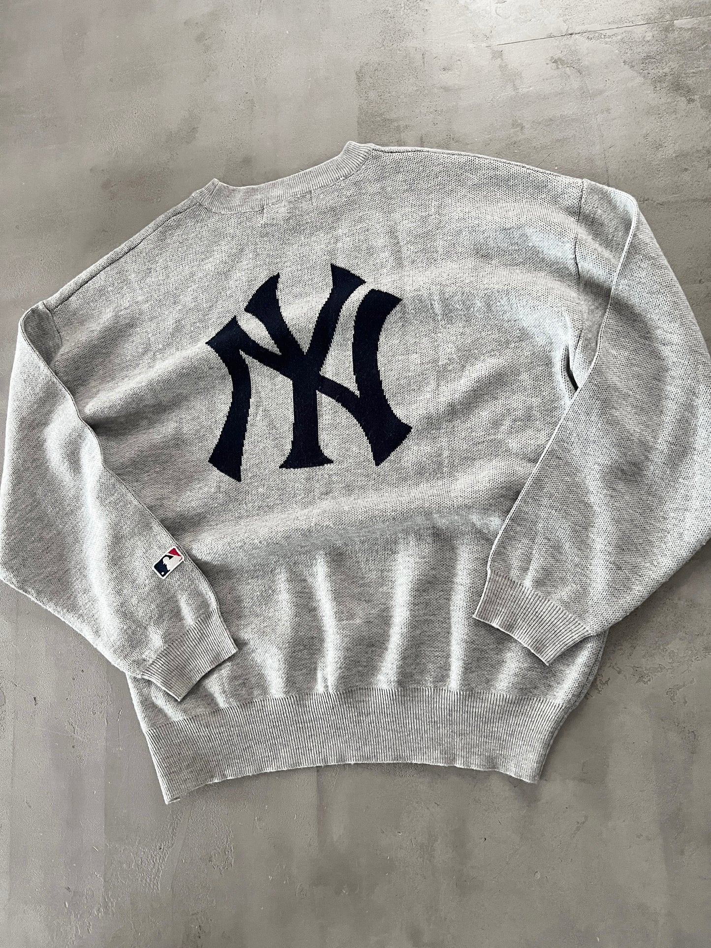 GREY YANKEES KNIT SWEATER - 1990S - XL/L