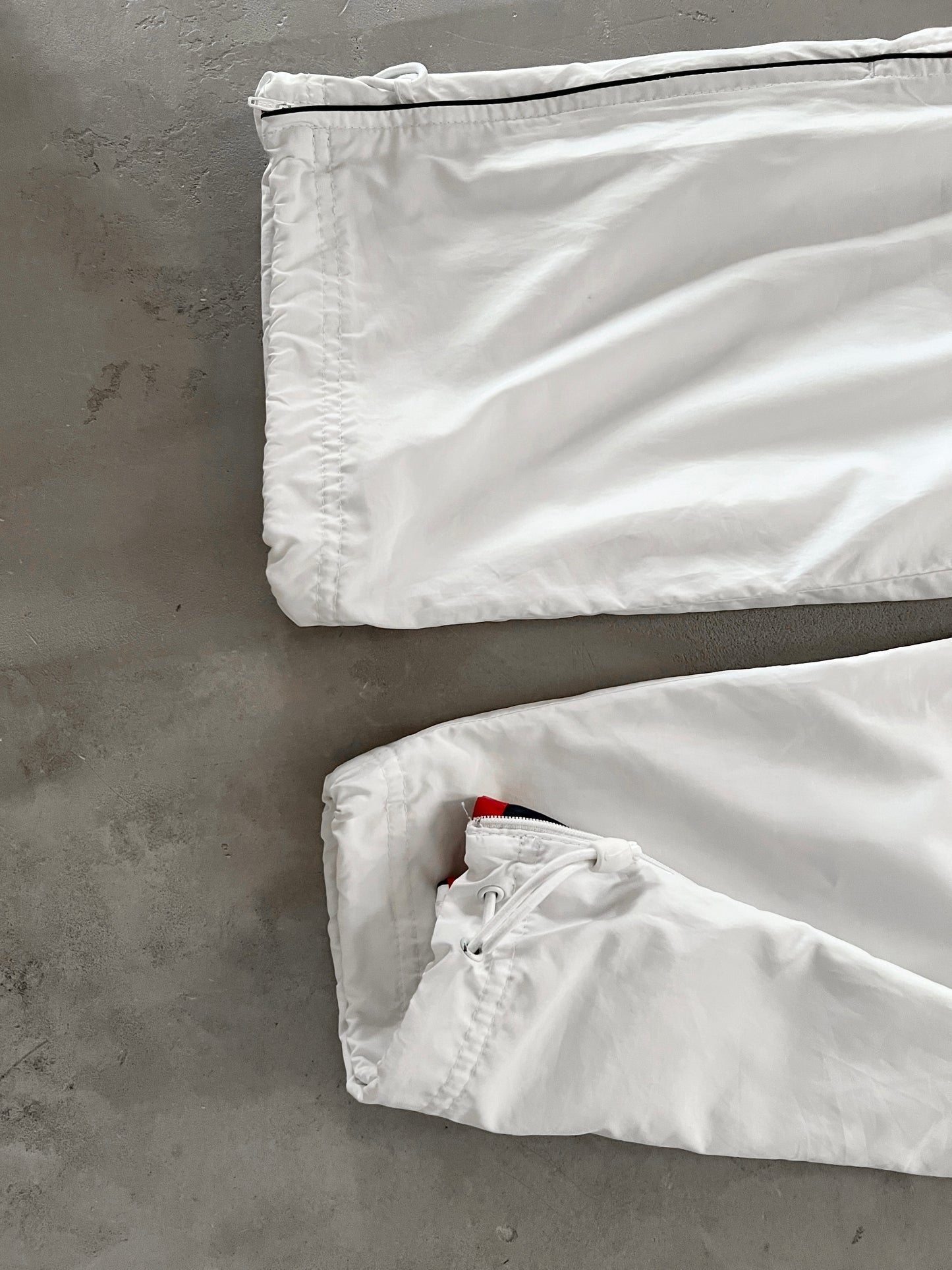 WHITE/RED NIKE TRACK PANTS - 2000S - L