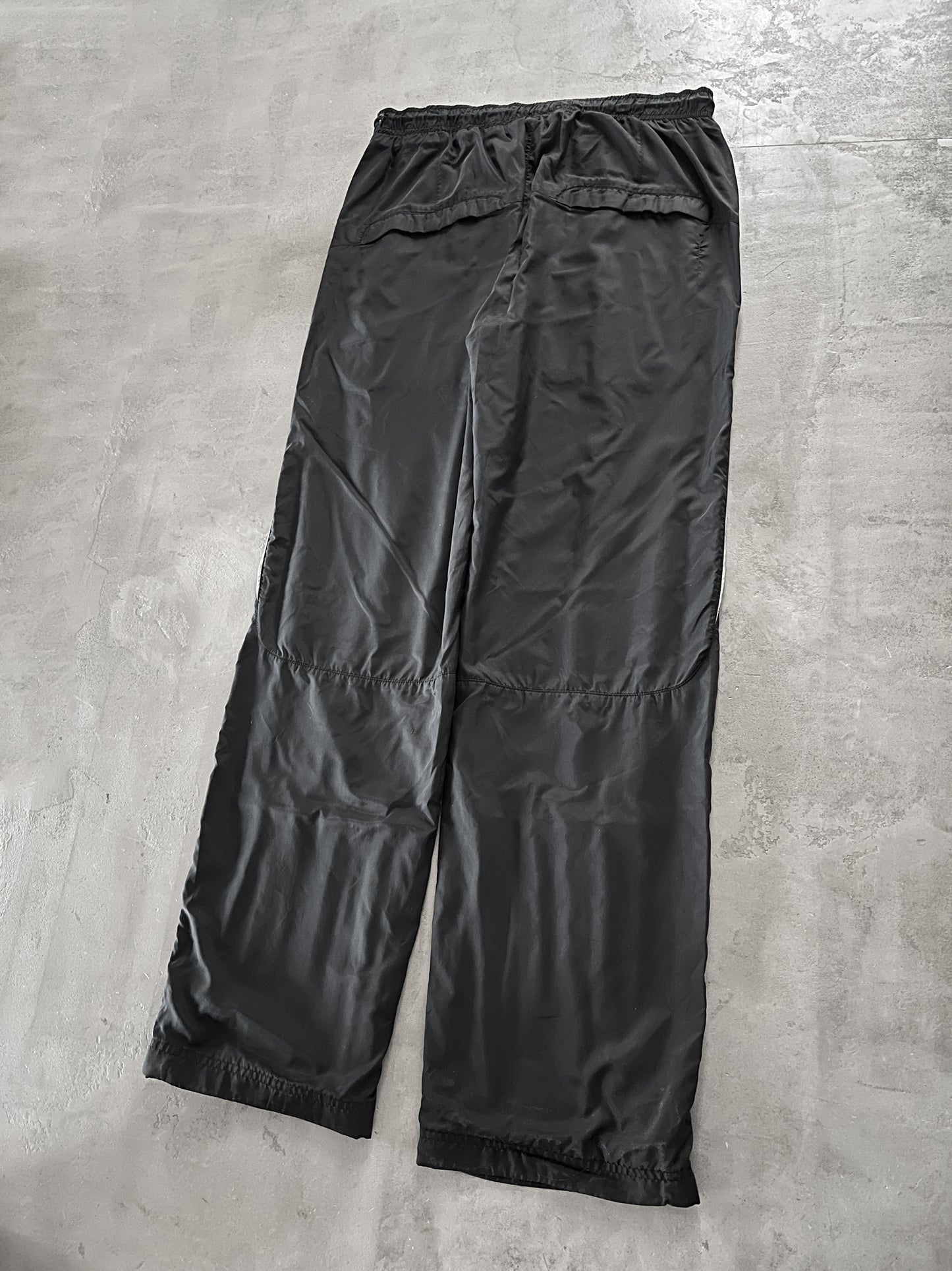 BLACK NIKE TRACK PANTS - 2000S - L/M