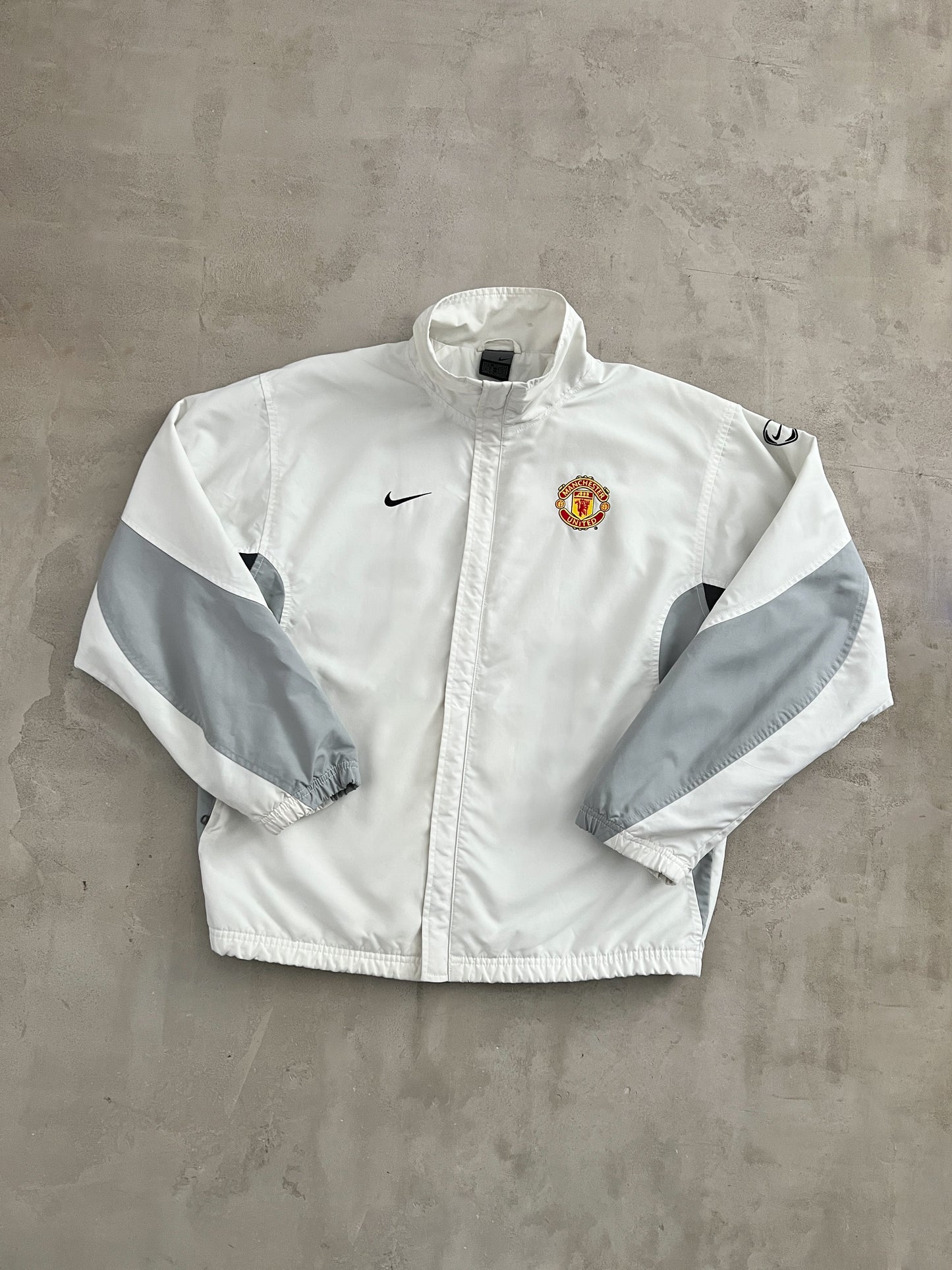 WHITE MANCHESTER UNITED NIKE JACKET - 2000S - M