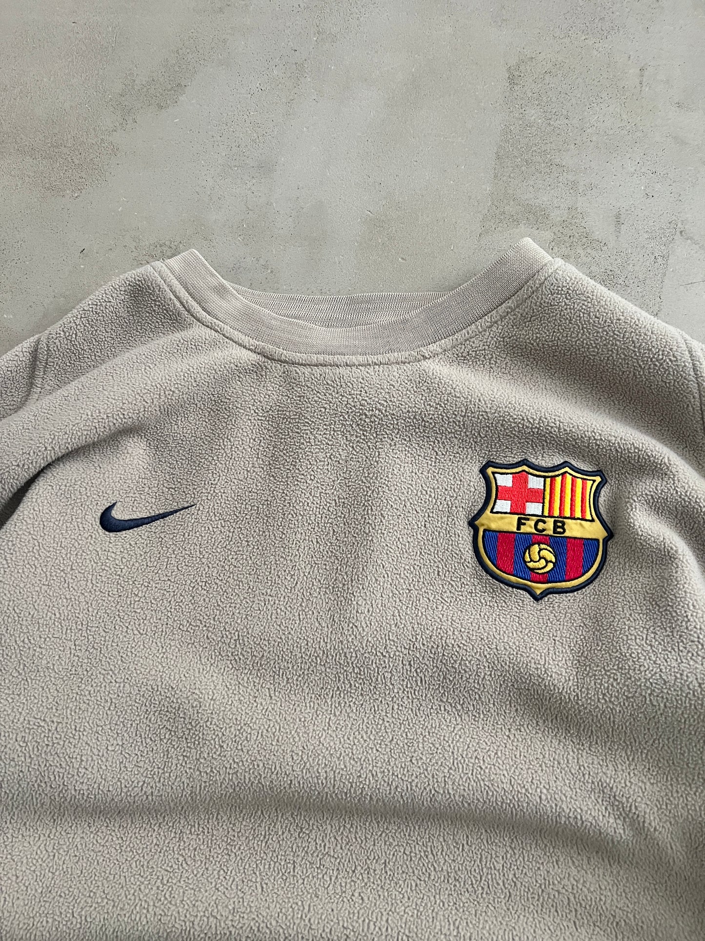 BEIGE FC BARCELONA NIKE FLEECE SWEATER - 2000S - L/M