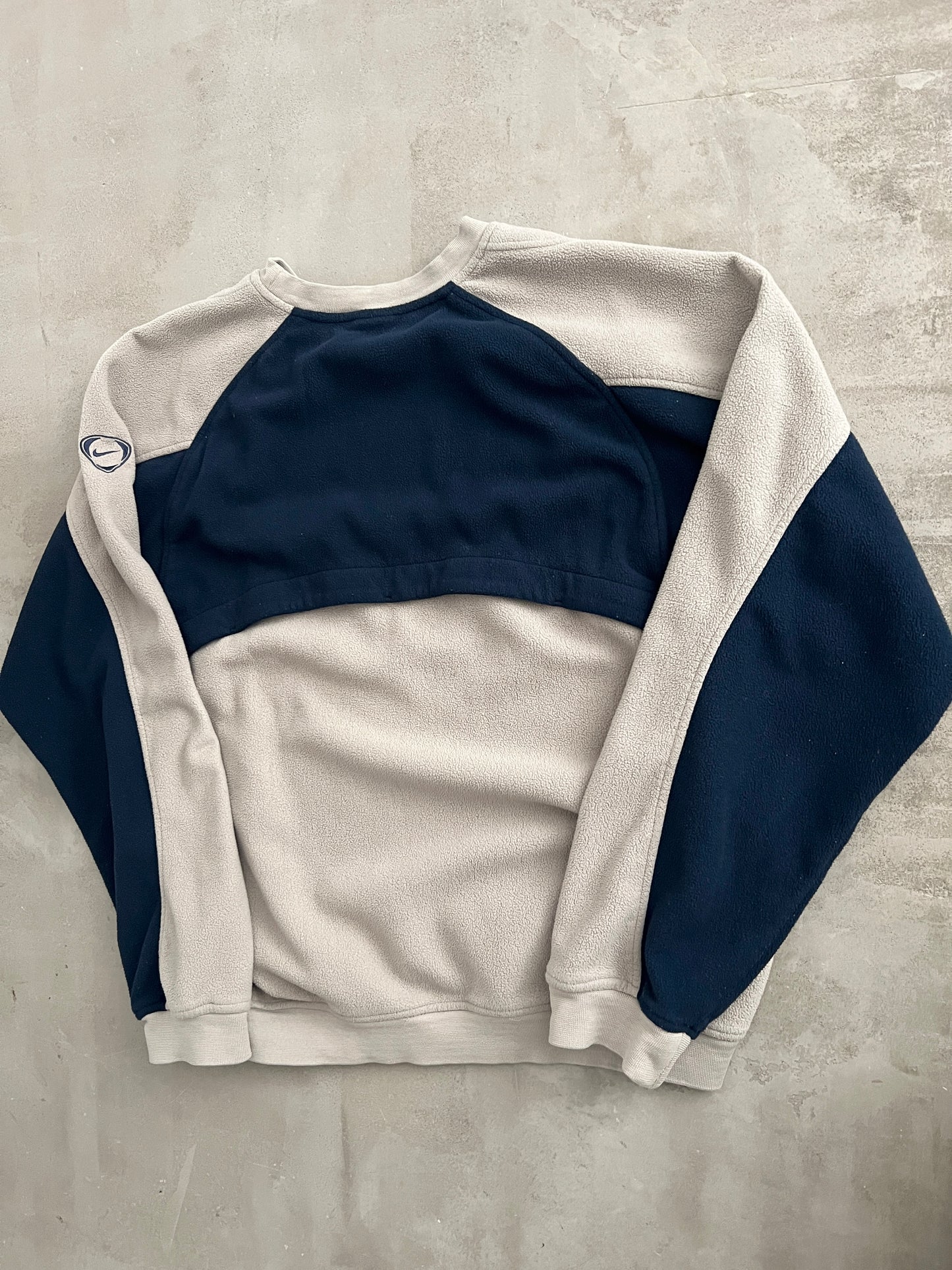 BEIGE FC BARCELONA NIKE FLEECE SWEATER - 2000S - L/M