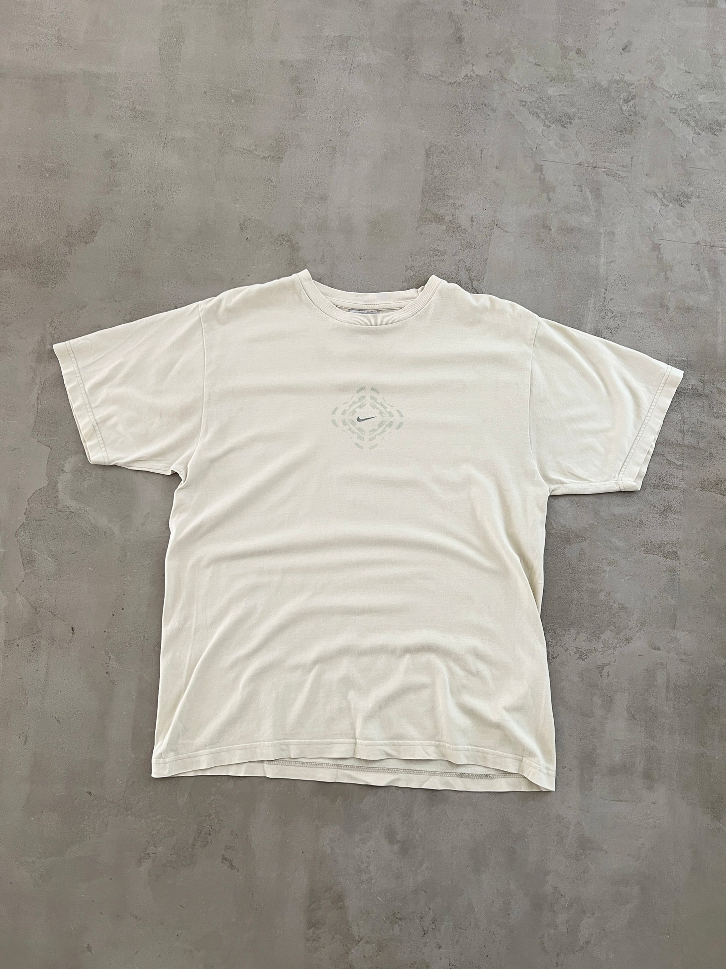 CREME NIKE TEE - 1990S - L/M