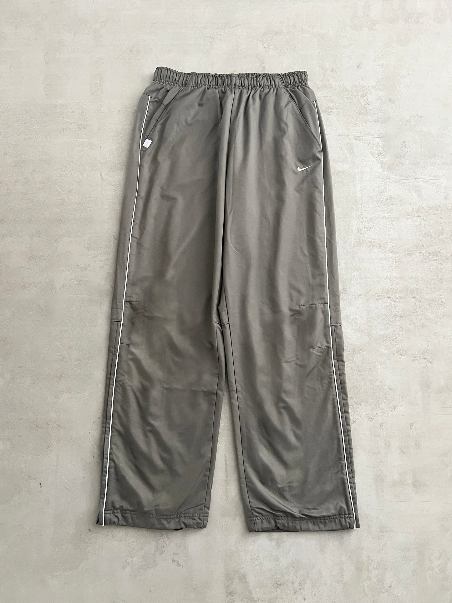 MOCHA NIKE TRACK PANTS - 2000S - L/XL