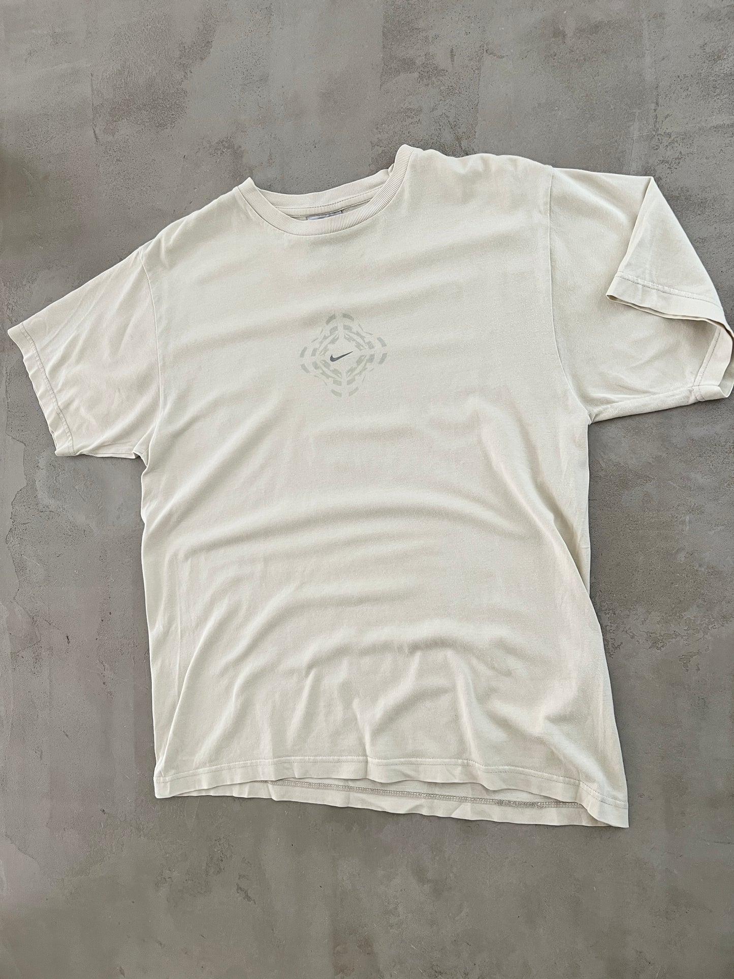CREME NIKE TEE - 1990S - L/M