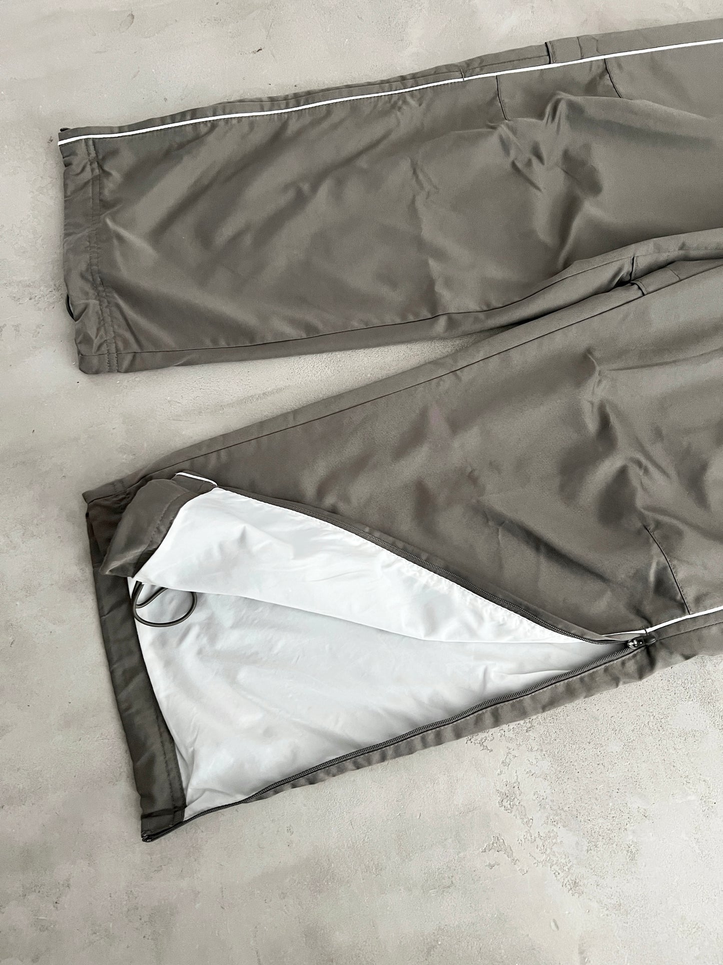MOCHA NIKE TRACK PANTS - 2000S - L/XL