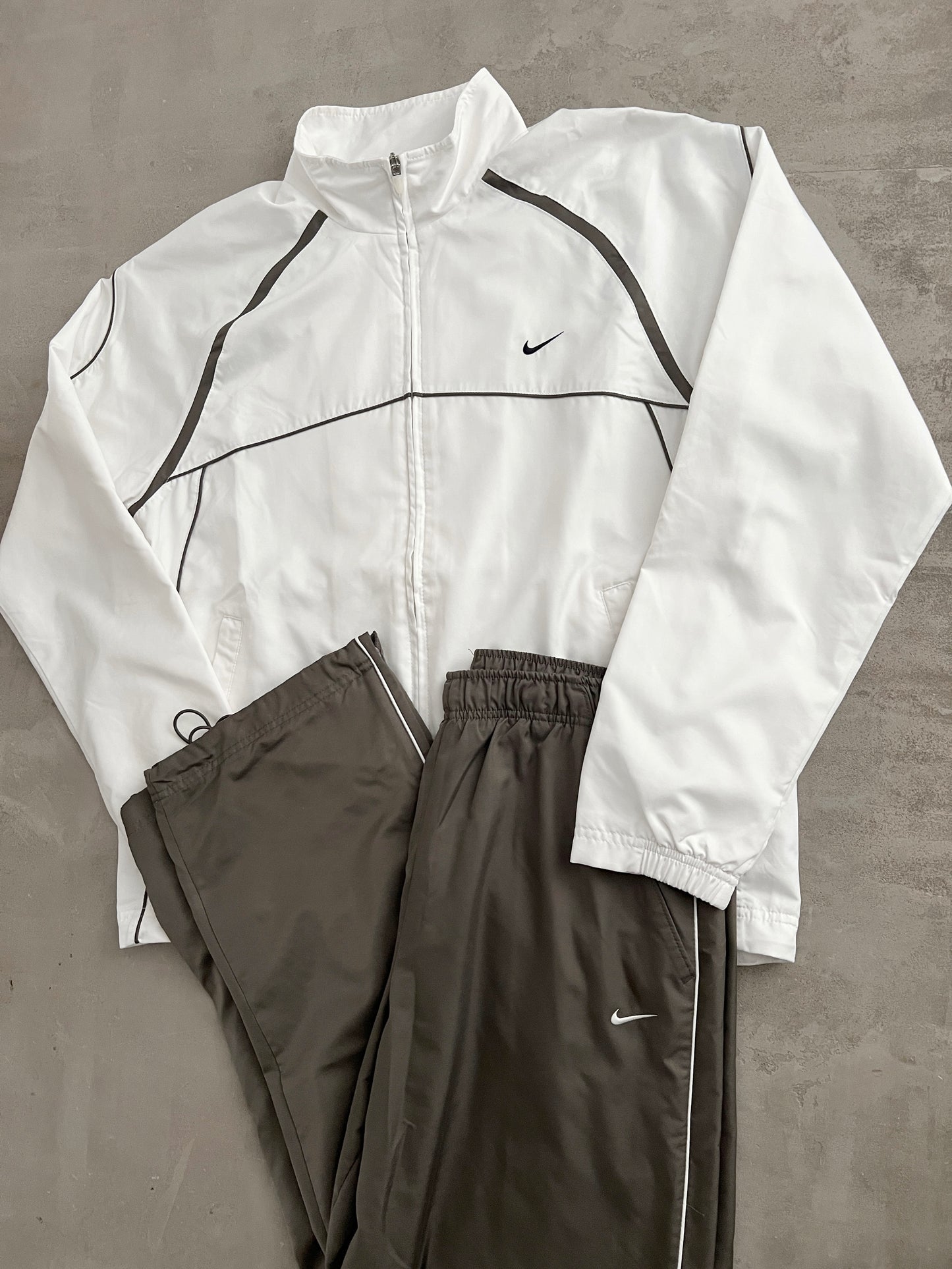 MOCHA NIKE TRACK PANTS - 2000S - L/XL