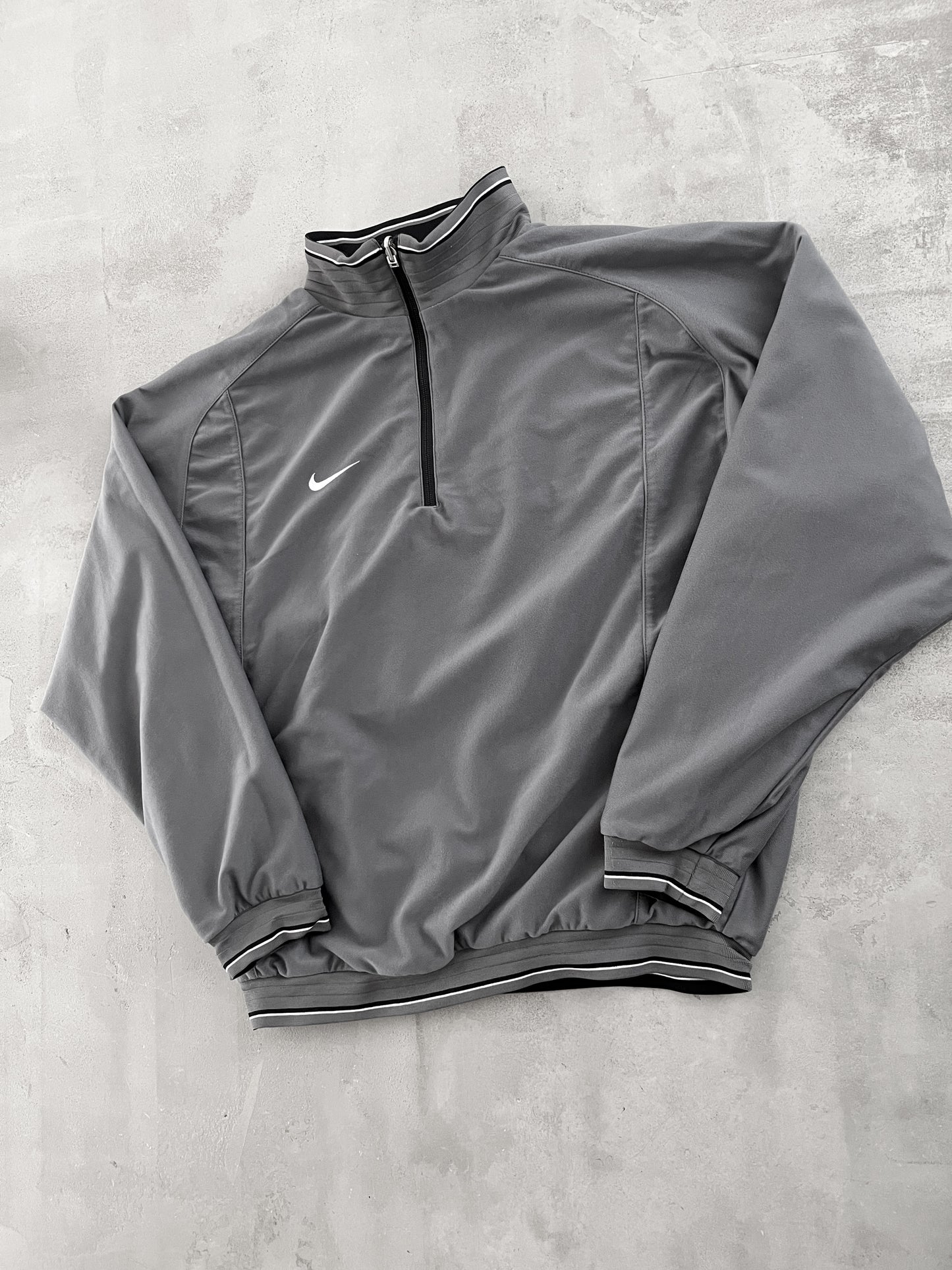 BLACK/GREY REVERSIBLE NIKE HALFZIP - 2000S - L/M