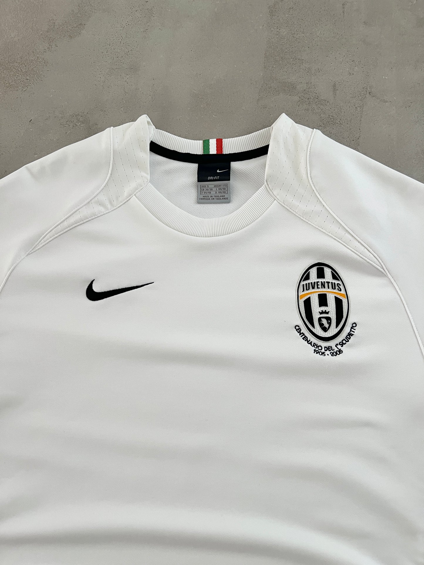 WHITE JUVENTUS NIKE SWEATER - 2000S - M