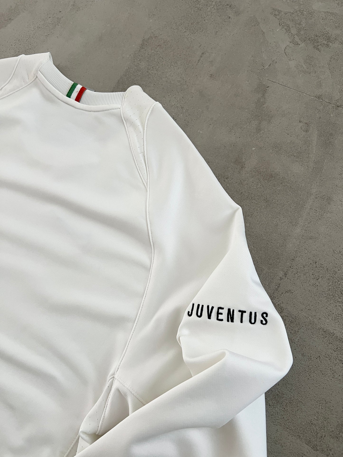 WHITE JUVENTUS NIKE SWEATER - 2000S - M