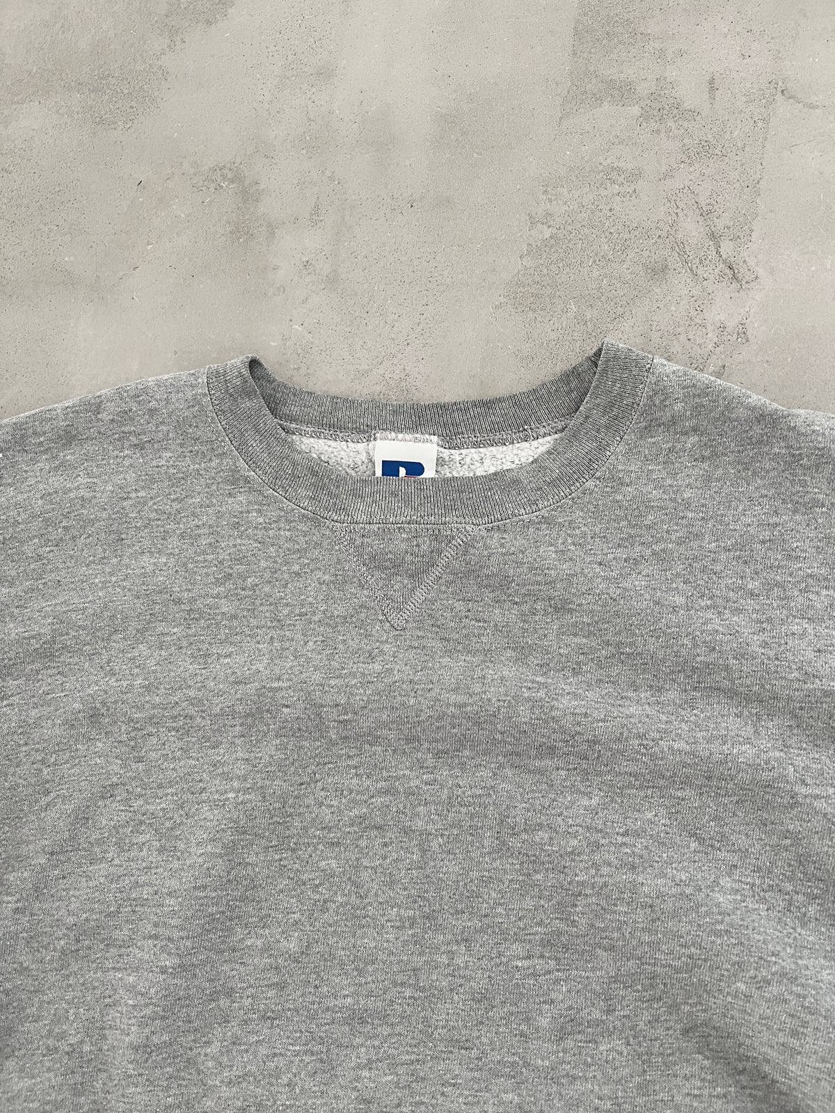 GREY RUSSELL SWEATER - 1990S - L/M