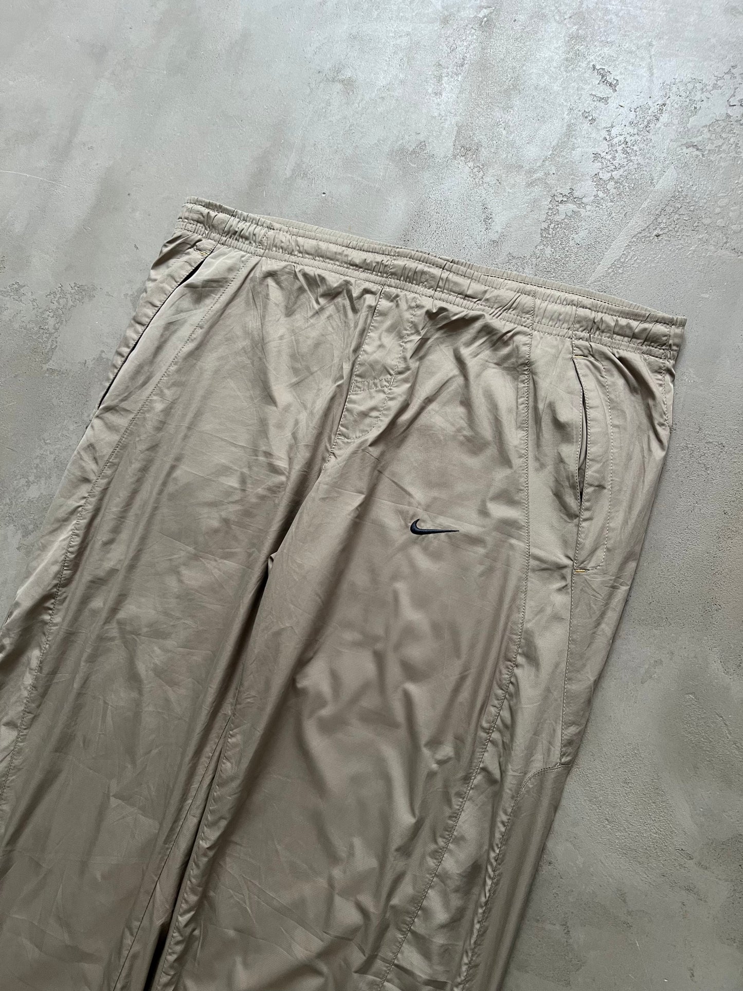 BEIGE NIKE TRACK PANTS - 2000S - XS/S