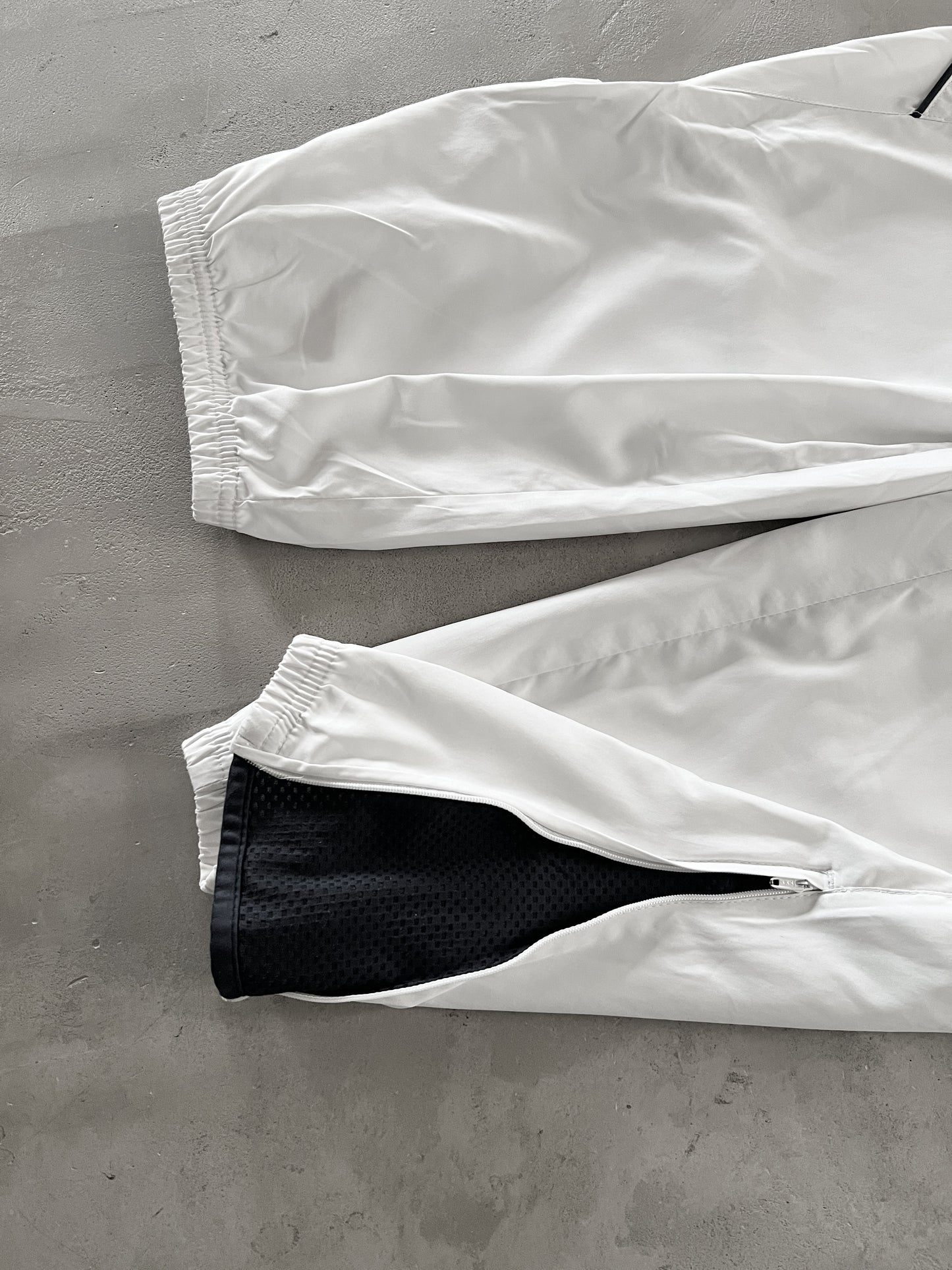 WHITE NIKE TRACK PANTS - 2000S - L